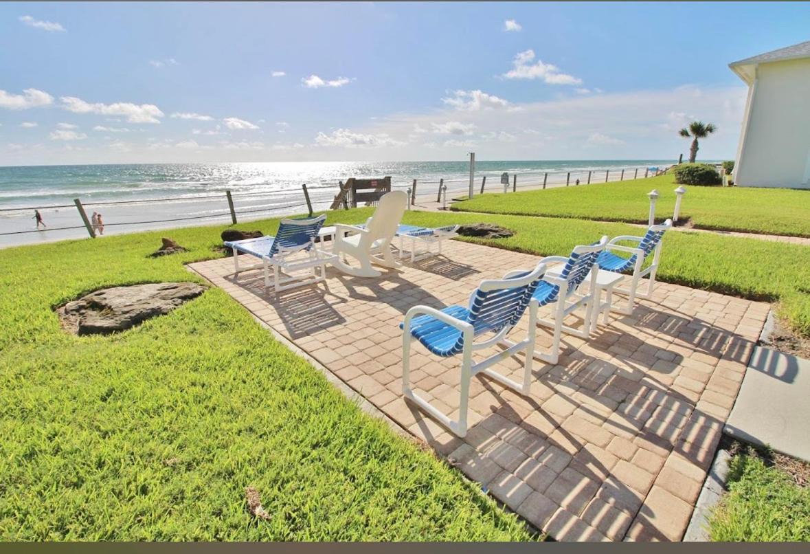 Beachside Serenity Private Balcony With Ocean View, Heated Pool, Bbq, King Bed Apartment
