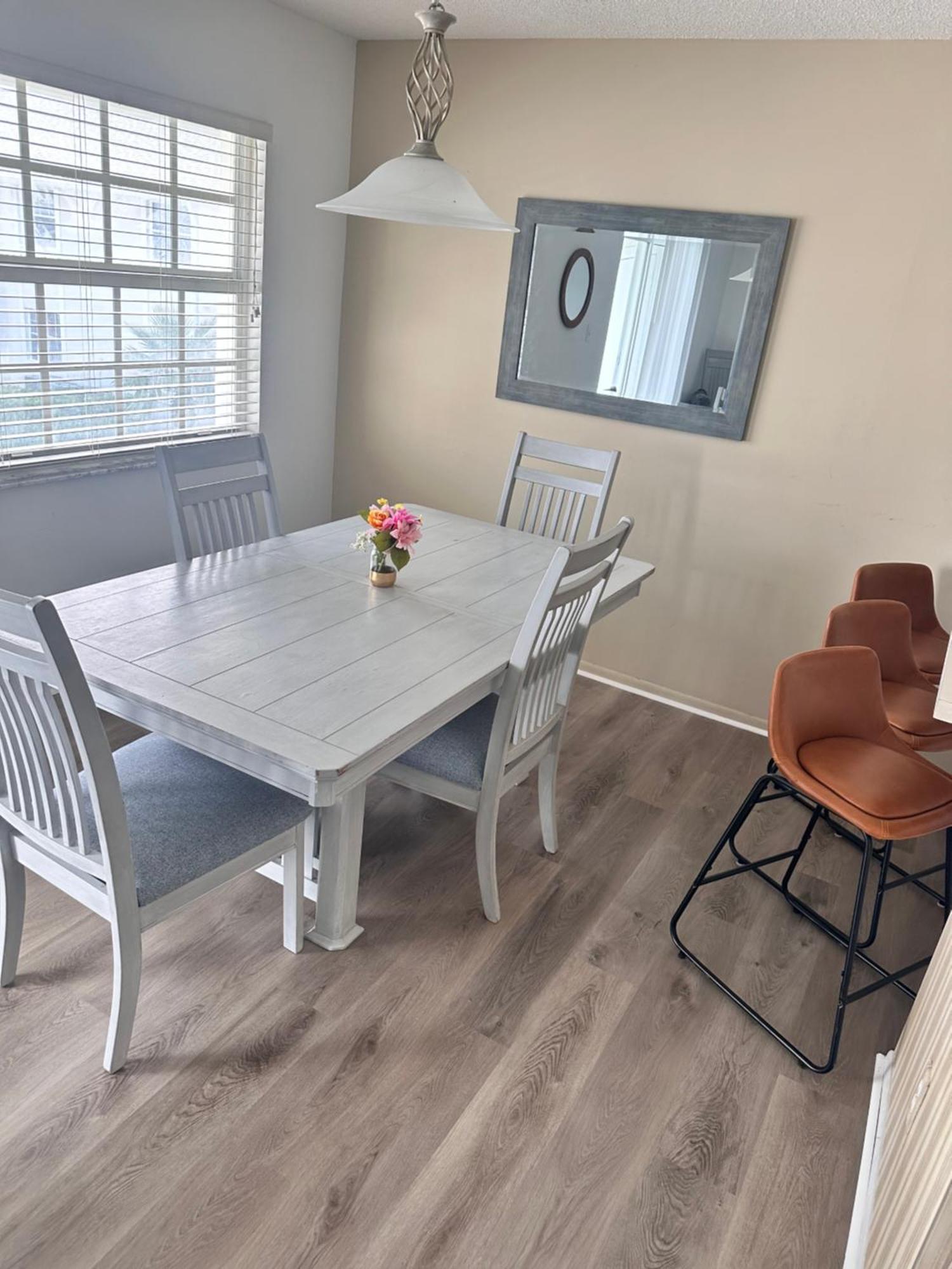 Beachside Serenity Private Balcony With Ocean View, Heated Pool, Bbq, King Bed Apartment