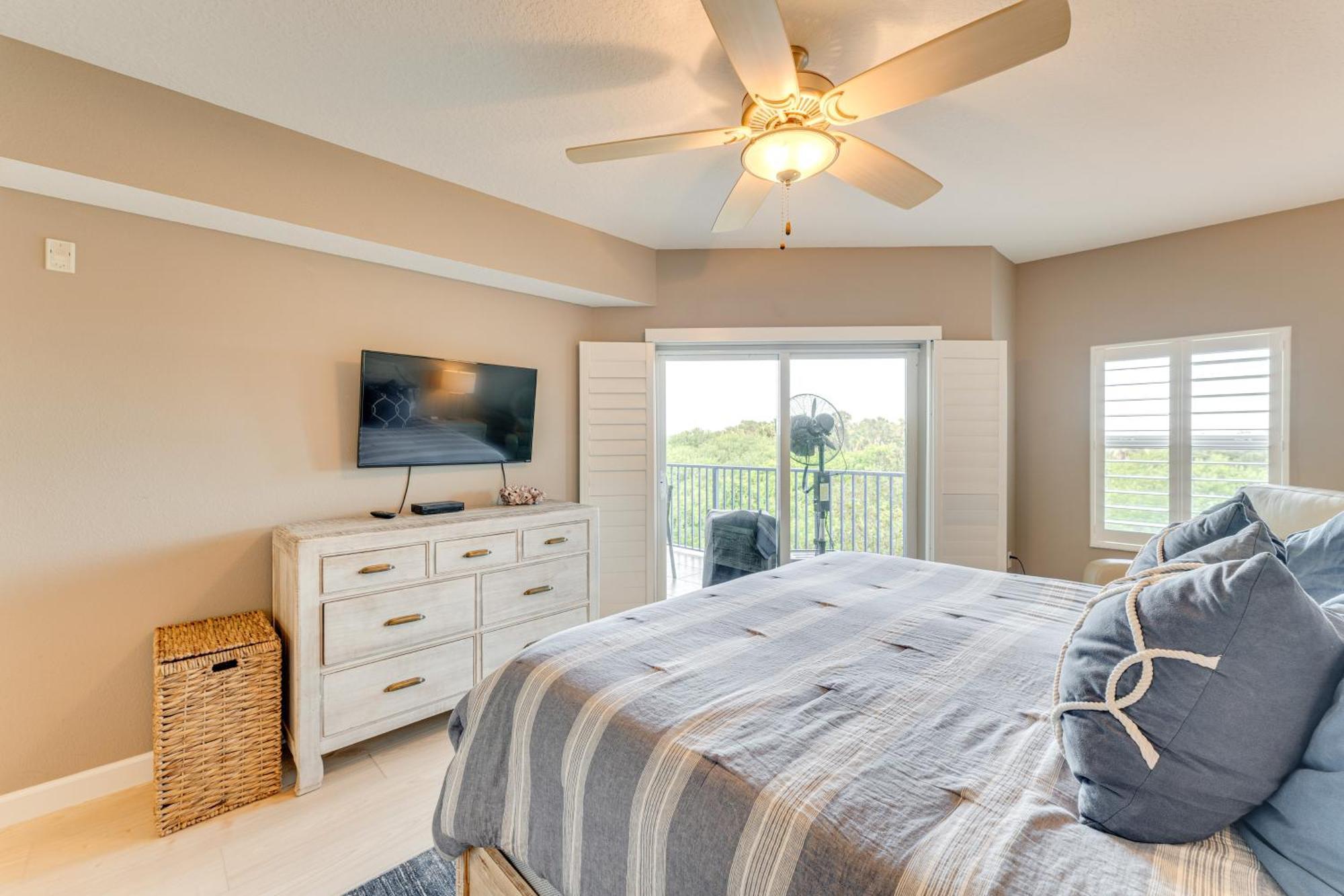 New Smyrna With Balcony And Pool Access * New Smyrna Beach