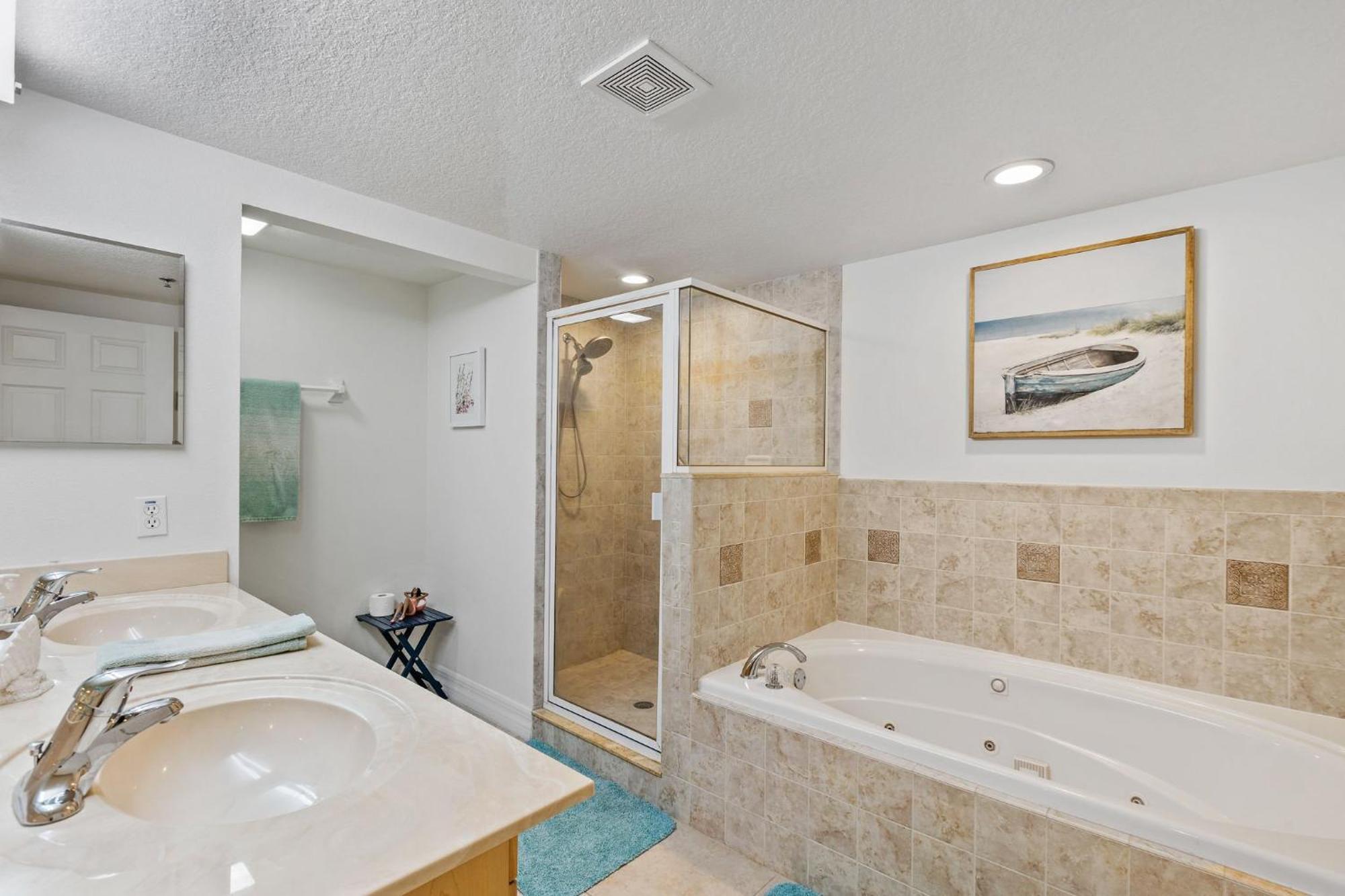 Oceanwalk 14-204 Access Pool Tennis Courts Apartment