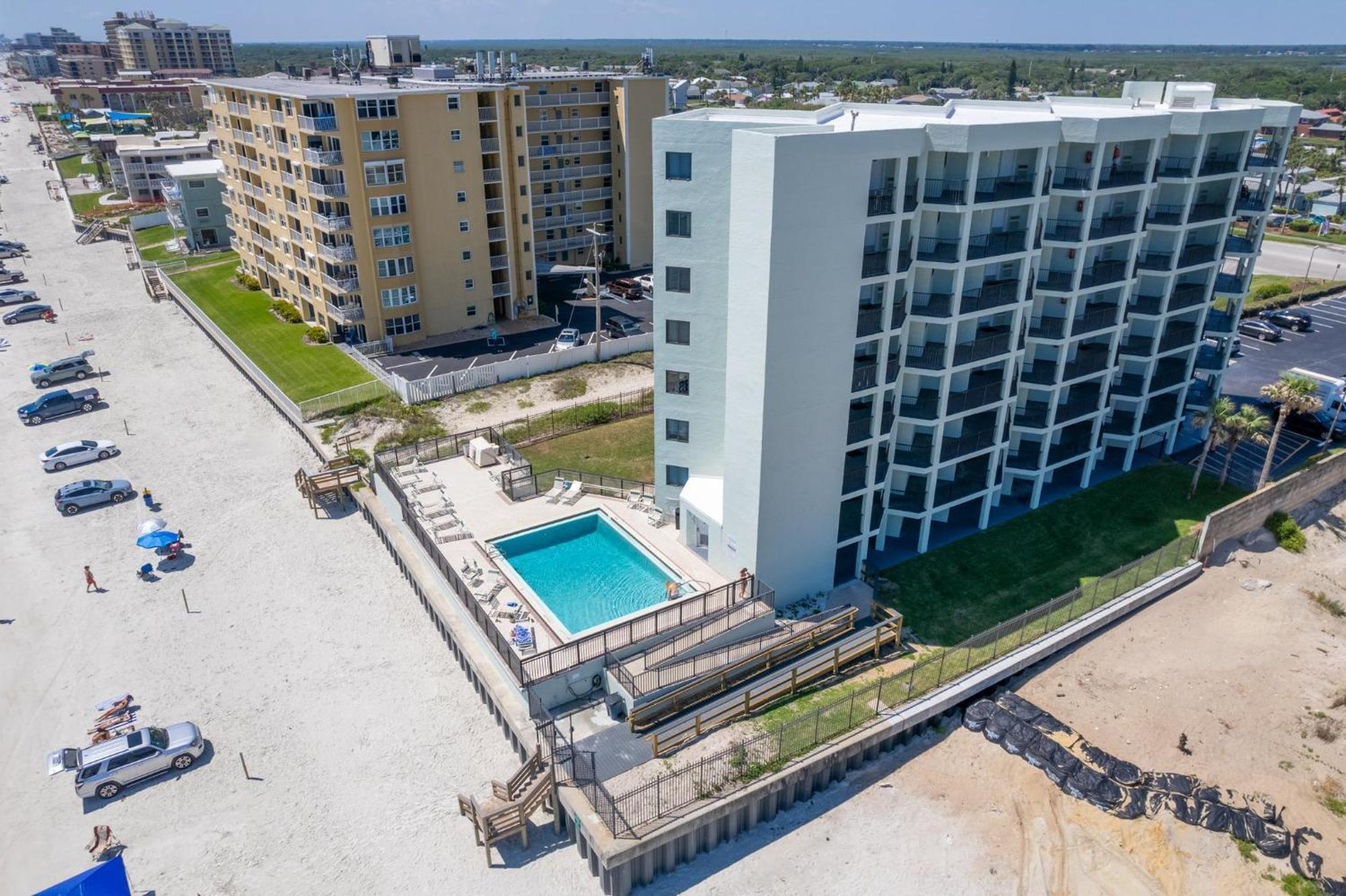 Ocean View With A Beachfront Pool At Ocean Trillium ~ 102 Apartment *