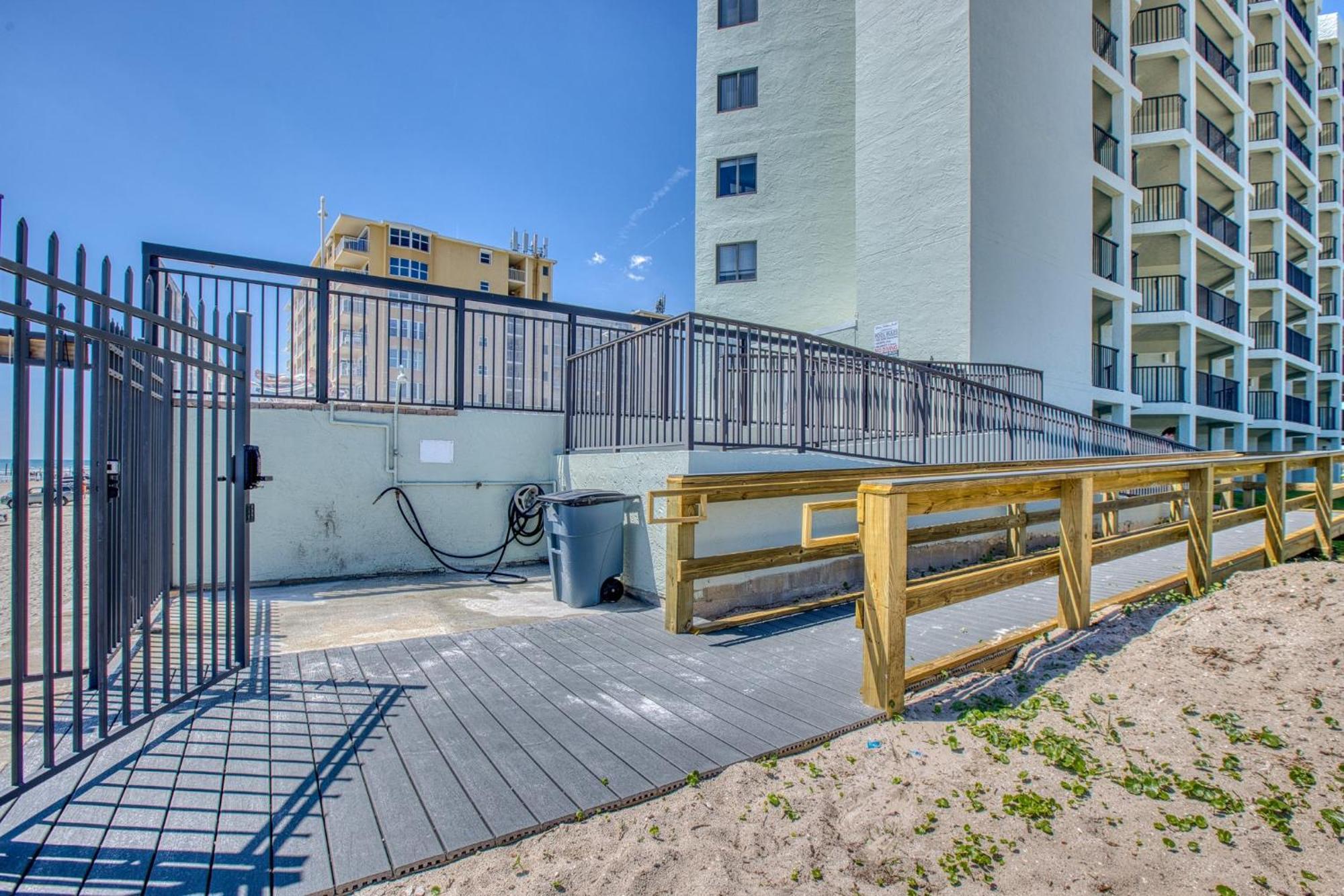 Ocean View With A Beachfront Pool At Ocean Trillium ~ 102 Apartment