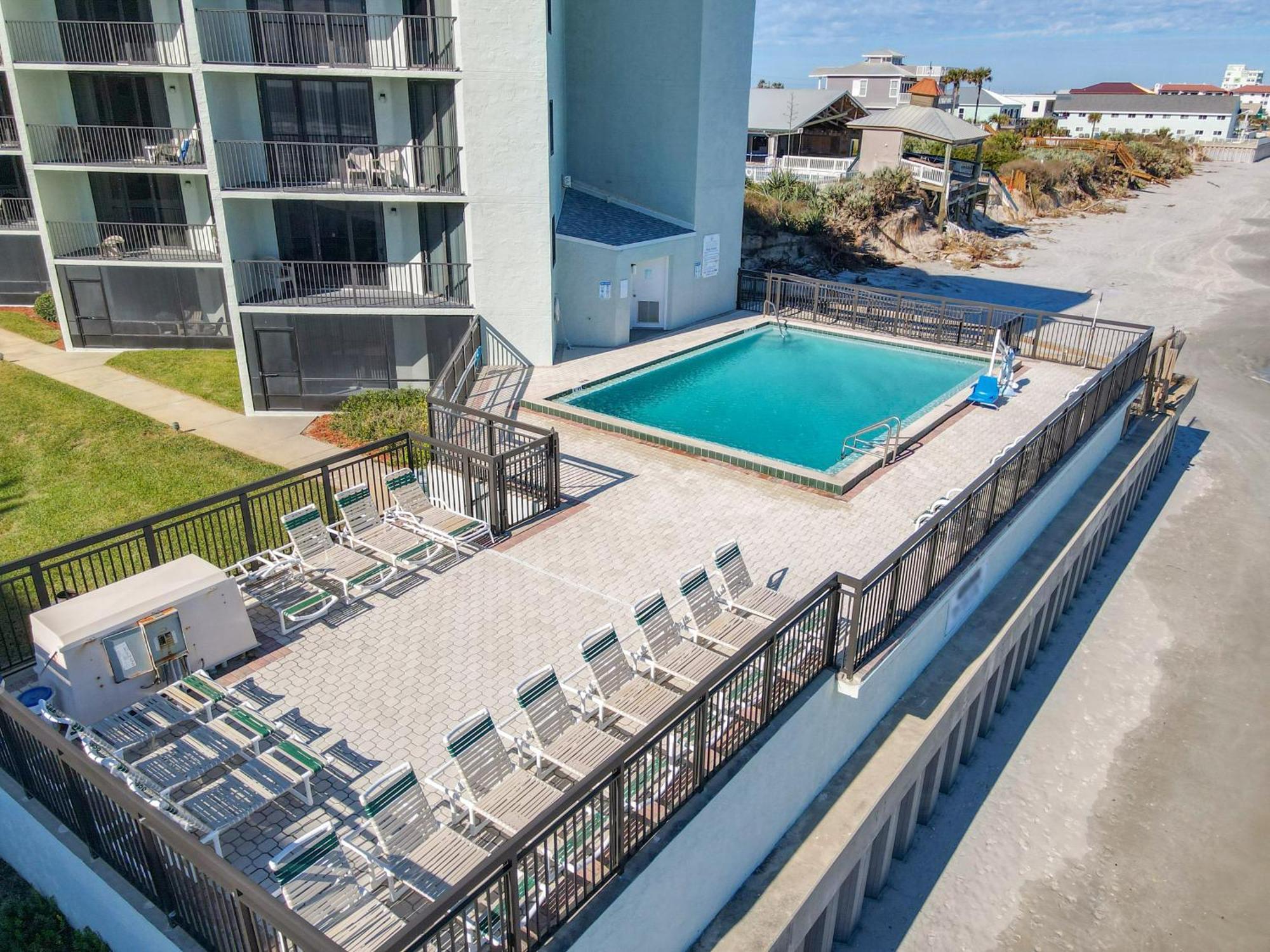 Ocean View With A Beachfront Pool At Ocean Trillium ~ 702