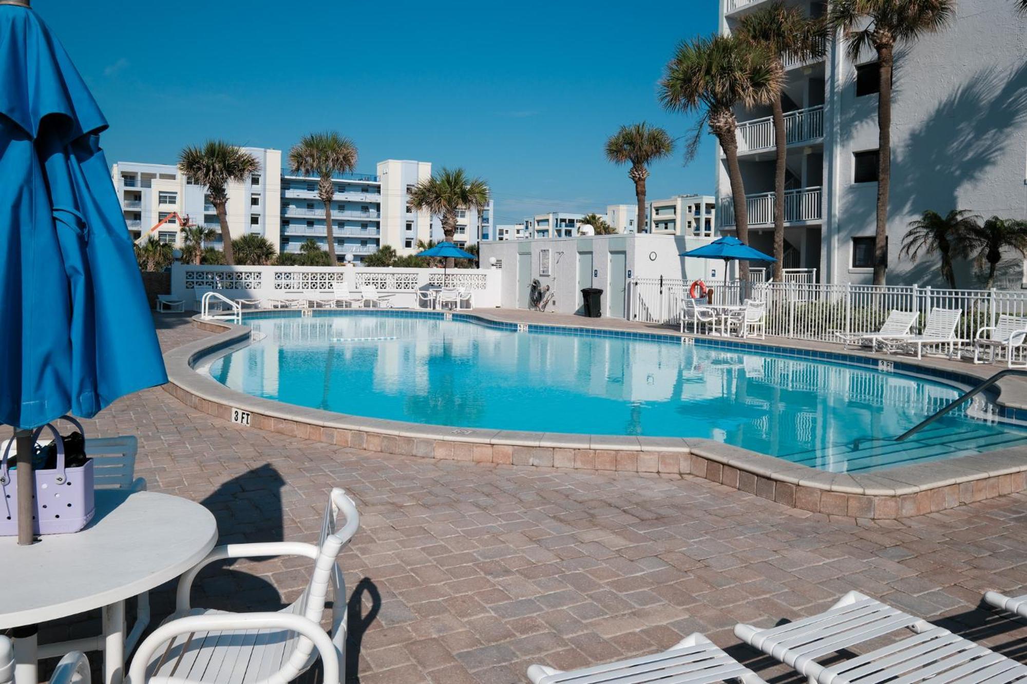 Direct Oceanfront Corner Condo, No-drive New Smyrna Beach, Large Southern Facing Balcony *
