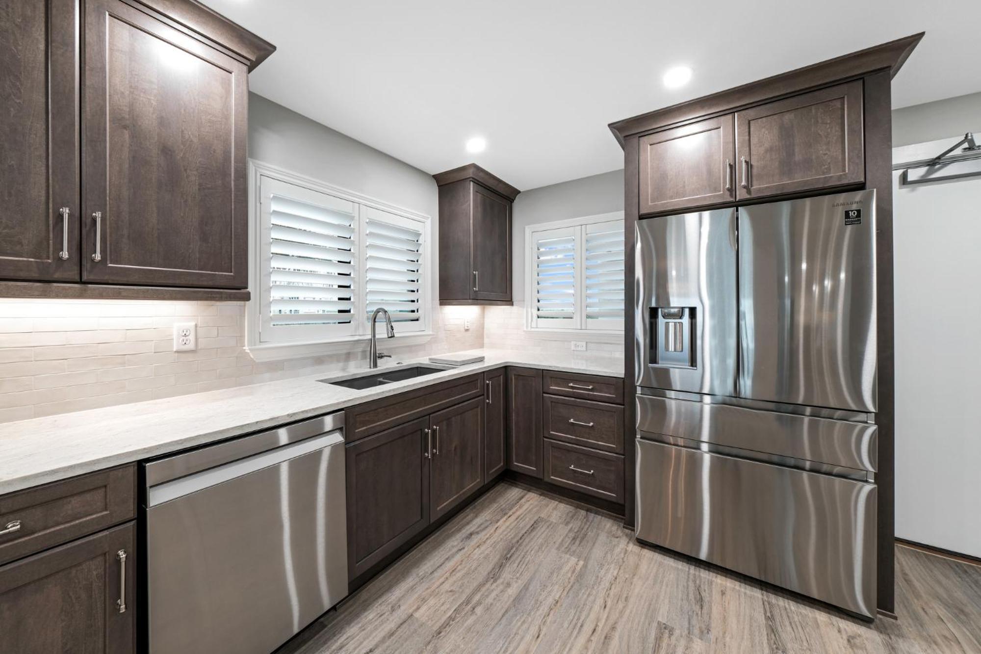 Direct Oceanfront Corner Condo, No-drive New Smyrna Beach, Large Southern Facing Balcony *