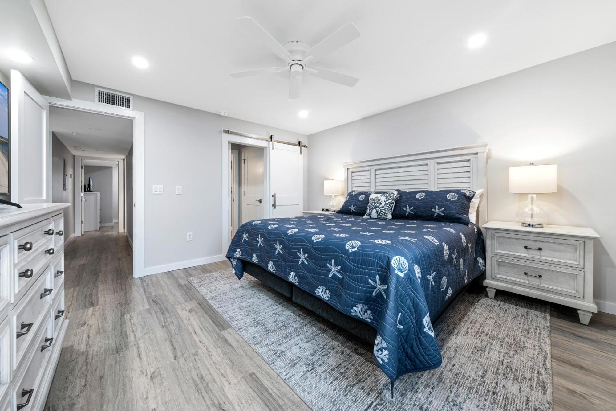 Direct Oceanfront Corner Condo, No-drive New Smyrna Beach, Large Southern Facing Balcony * New Smyrna Beach