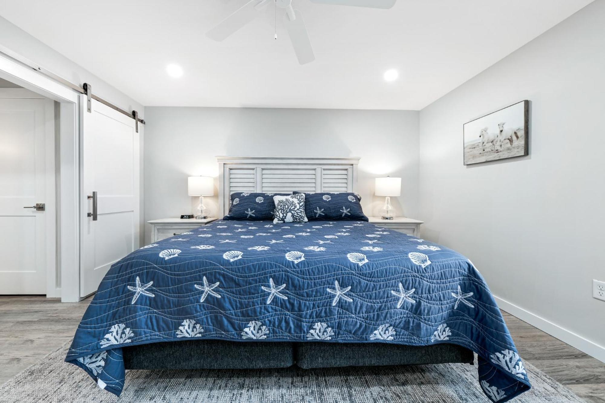 Holiday home Direct Oceanfront Corner Condo, No-drive New Smyrna Beach, Large Southern Facing Balcony