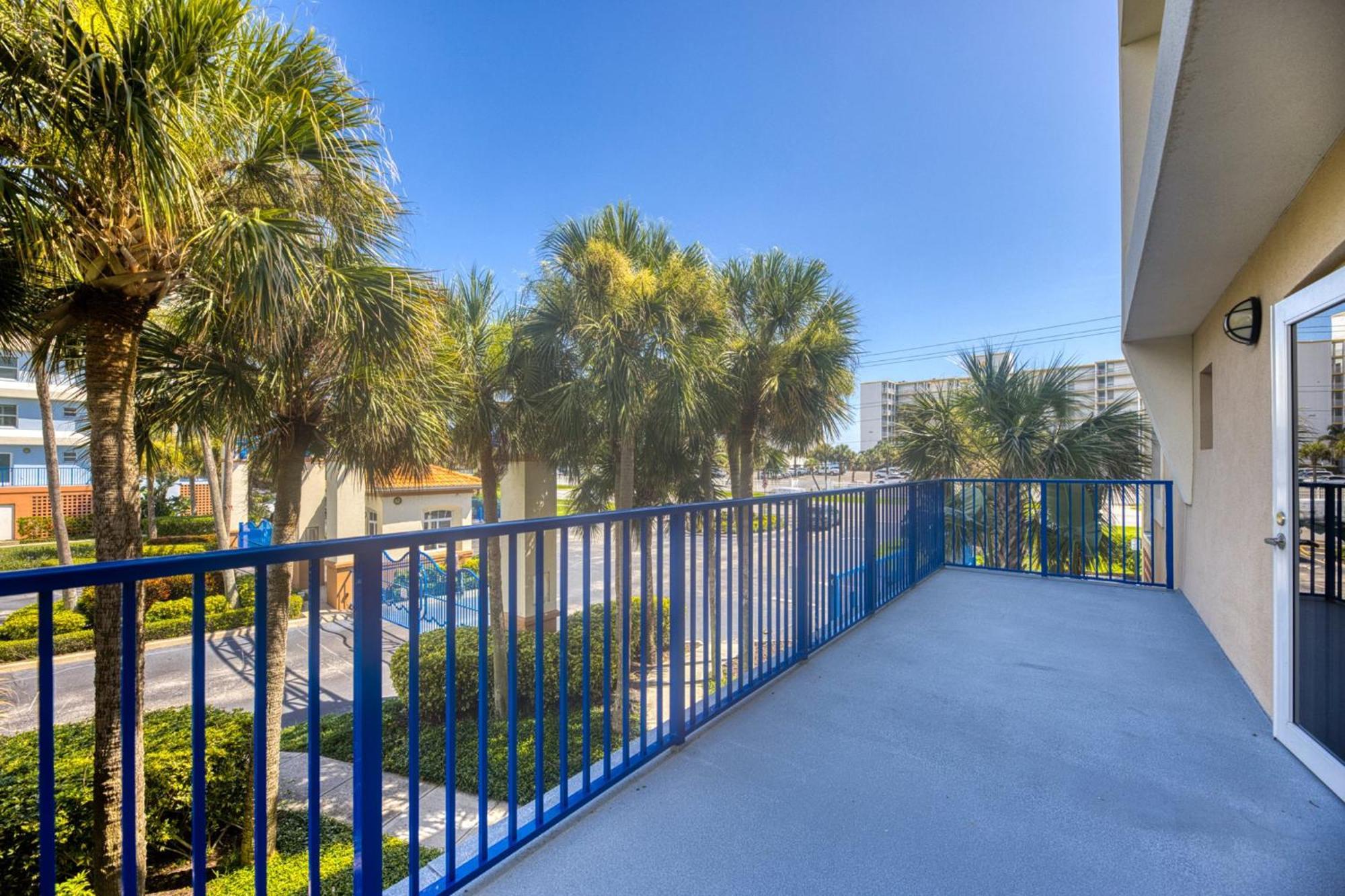 Ocean View Next To Pool And Amenities Corner Unit 3 Balconies Ow20-201 *