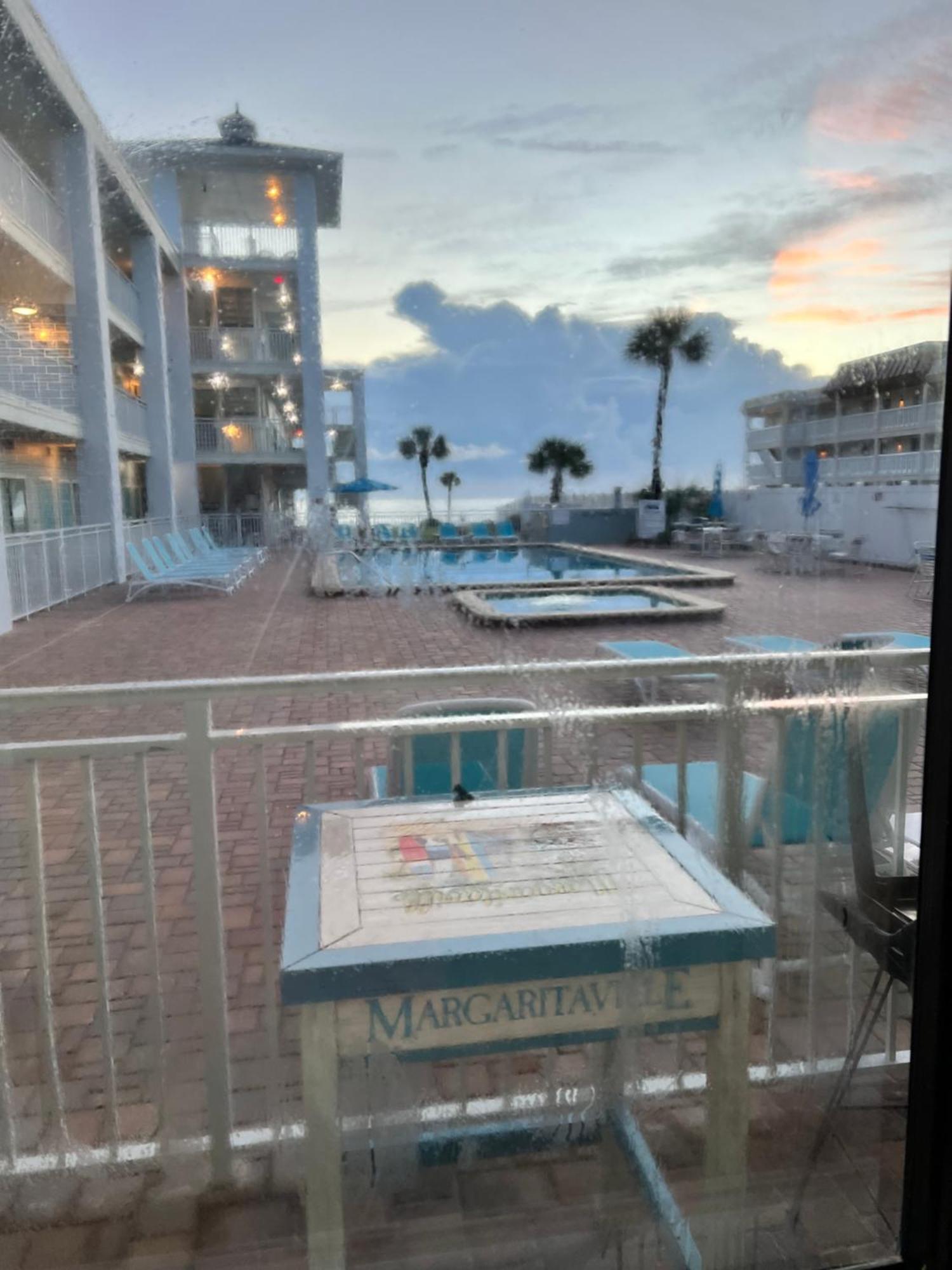 Coastal Waters 103 Aparthotel