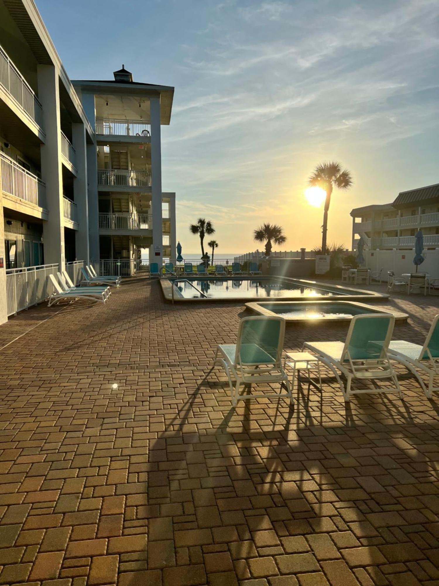 Coastal Waters 103 Aparthotel