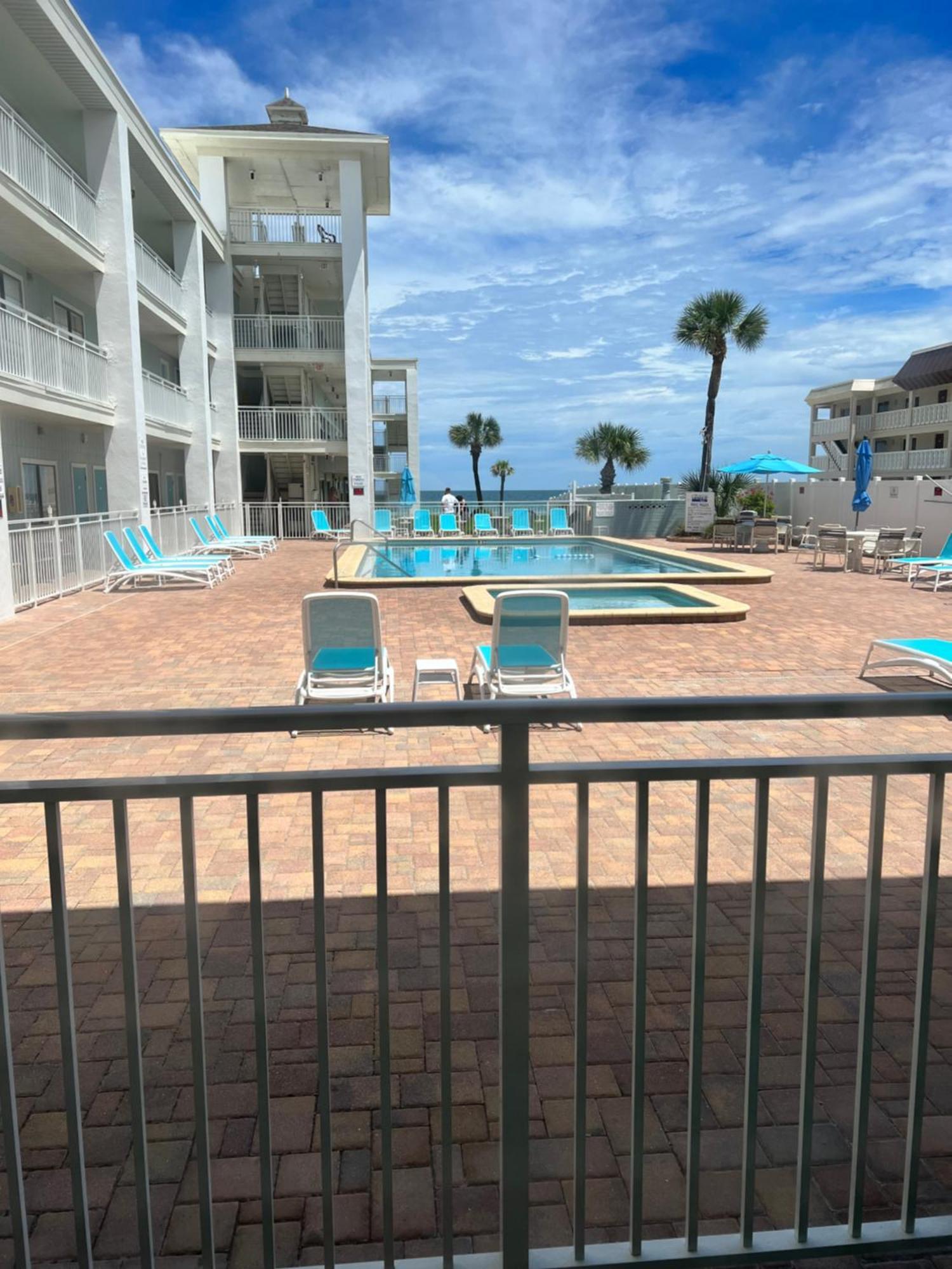 Aparthotel Coastal Waters 103 *