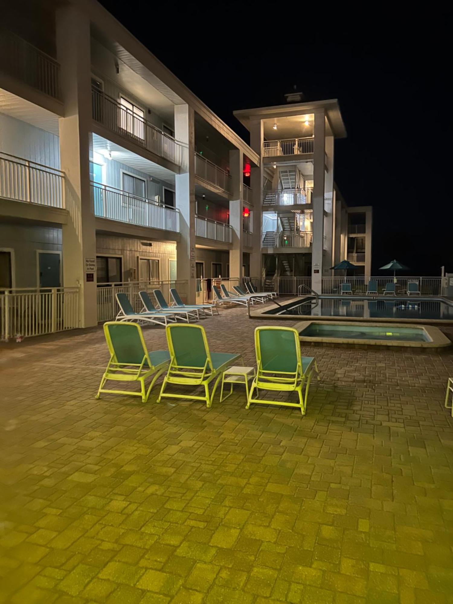 Aparthotel Coastal Waters 102