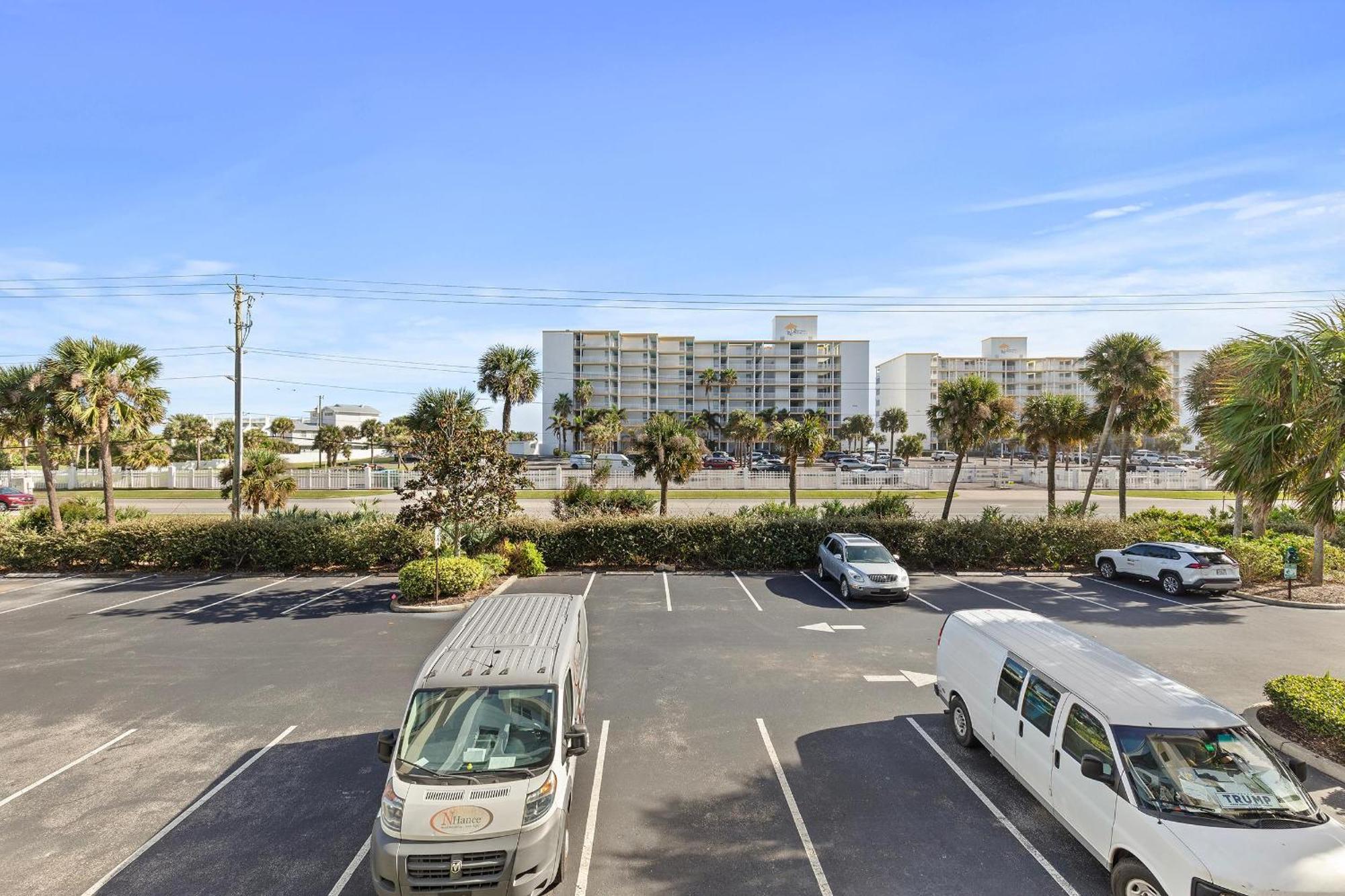 Oceanwalk 2-202 Holiday home New Smyrna Beach