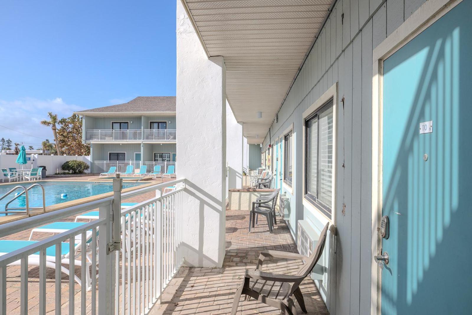 Hotel Coastal Waters