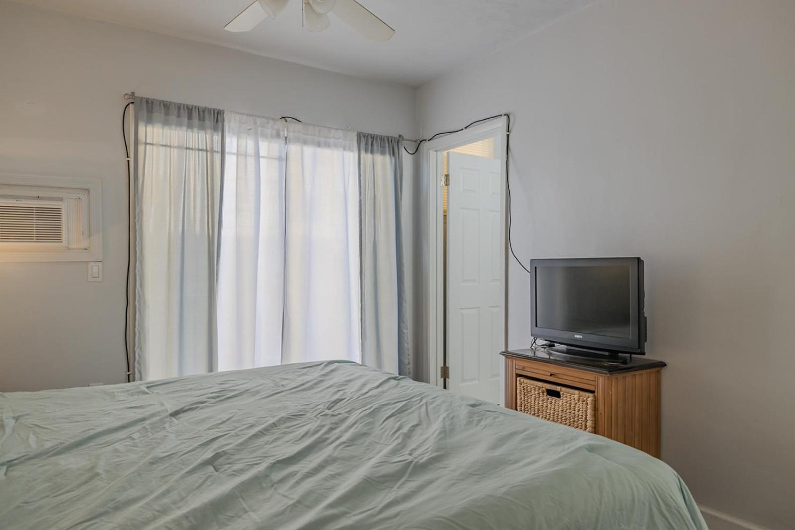 Coastal Waters Hotel 2*
