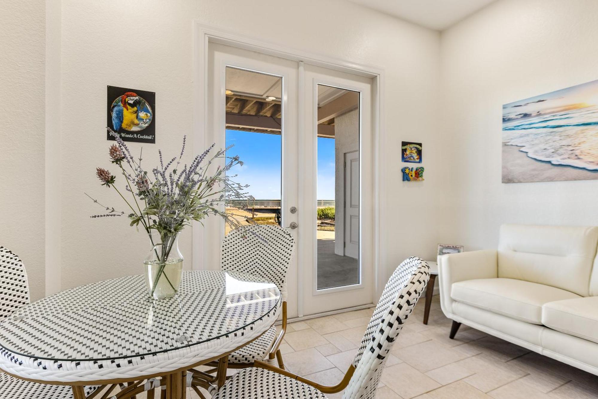 Little Latitude - Tide - Oceanfront - 6618s