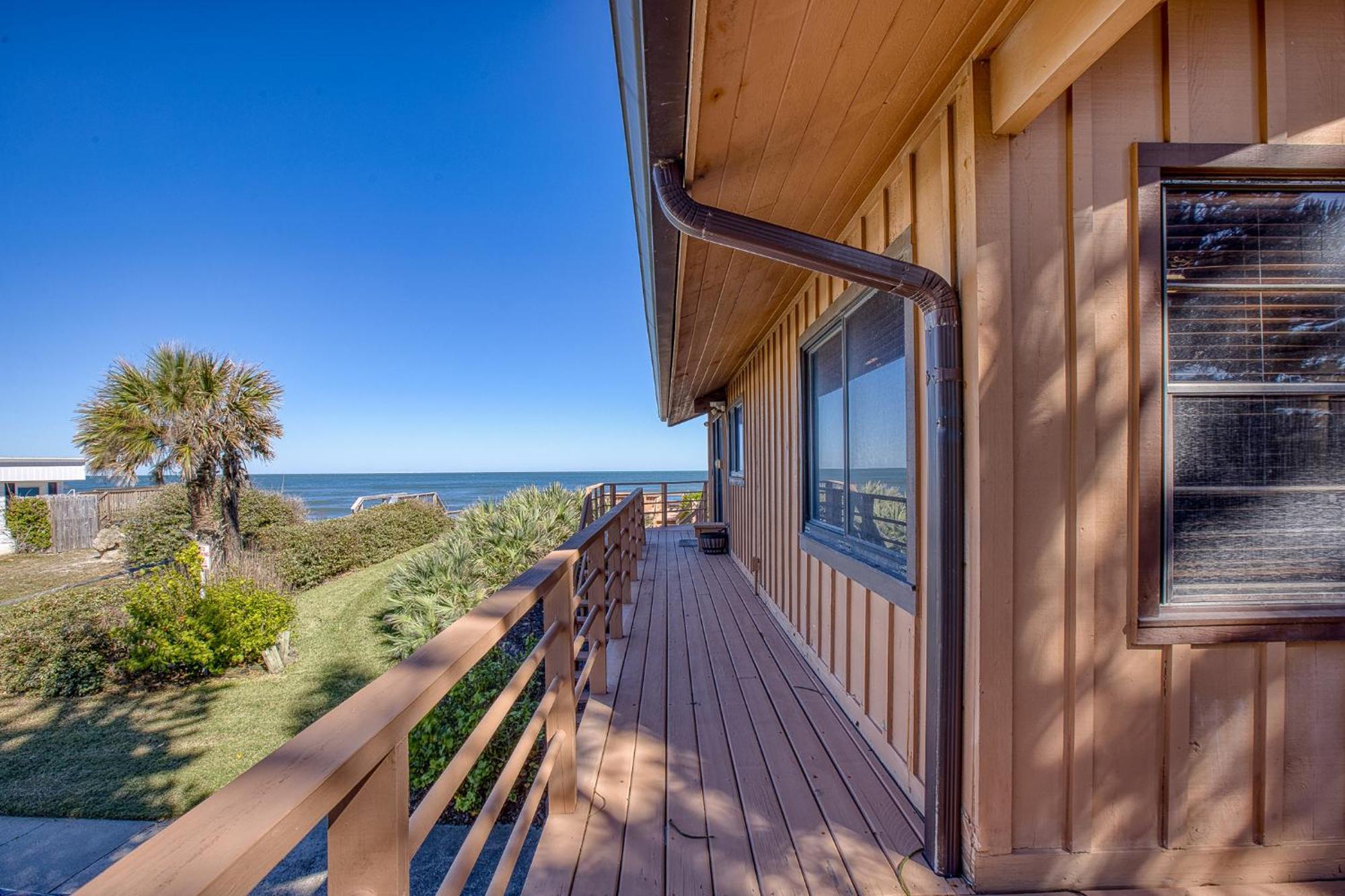 Holiday home Timeless Tides - Oceanfront Retreat! Amazing Deck & Hot Tub On Car Free 5807s New Smyrna Beach