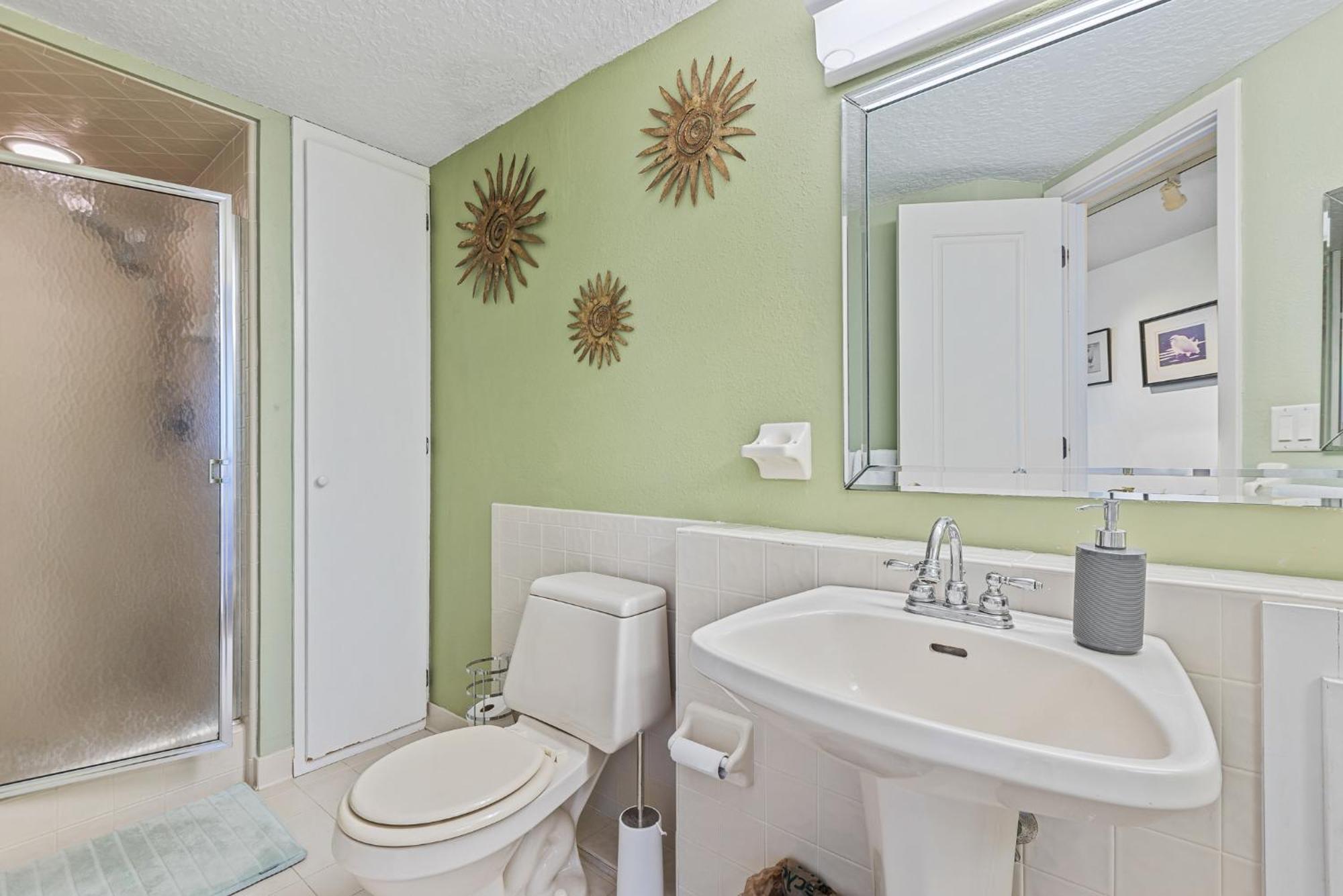 Timeless Tides - Oceanfront Retreat! Amazing Deck & Hot Tub On Car Free 5807s Holiday home New Smyrna Beach