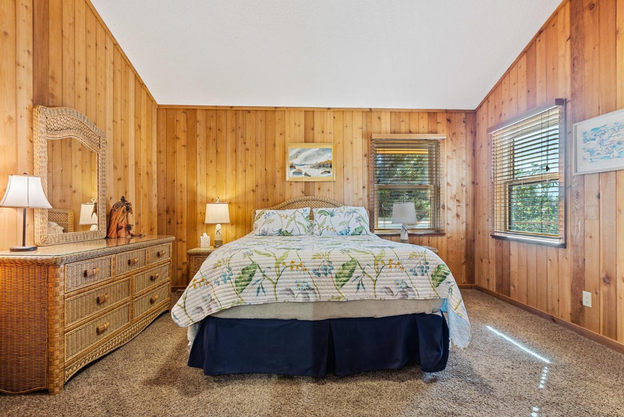 Timeless Tides - Oceanfront Retreat! Amazing Deck & Hot Tub On Car Free 5807s *