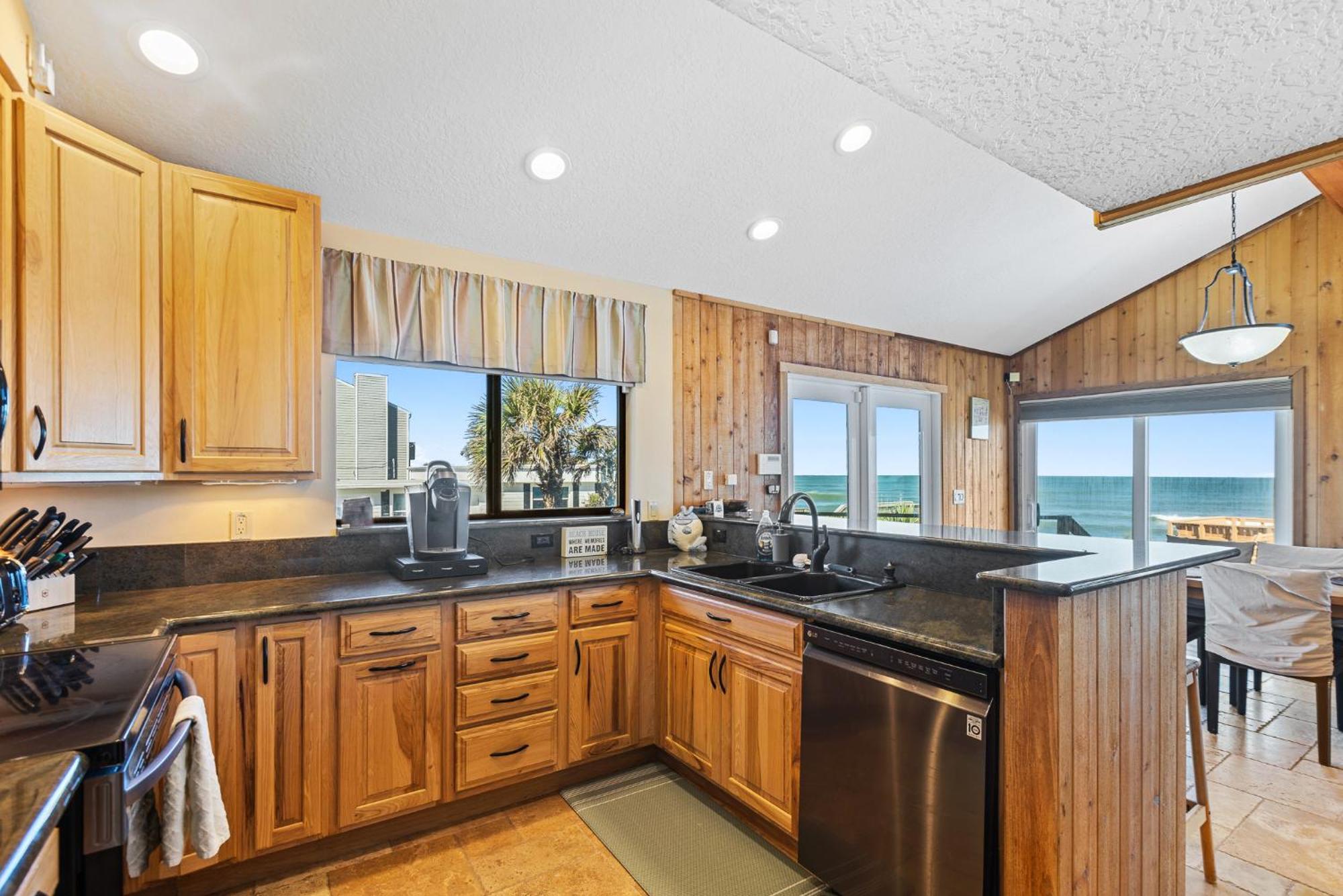 Timeless Tides - Oceanfront Retreat! Amazing Deck & Hot Tub On Car Free 5807s Holiday home New Smyrna Beach