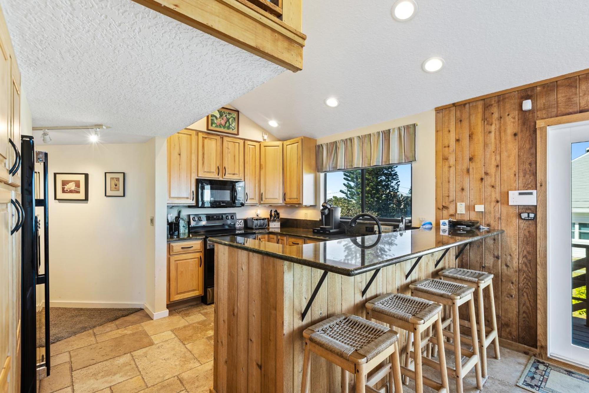 Timeless Tides - Oceanfront Retreat! Amazing Deck & Hot Tub On Car Free 5807s