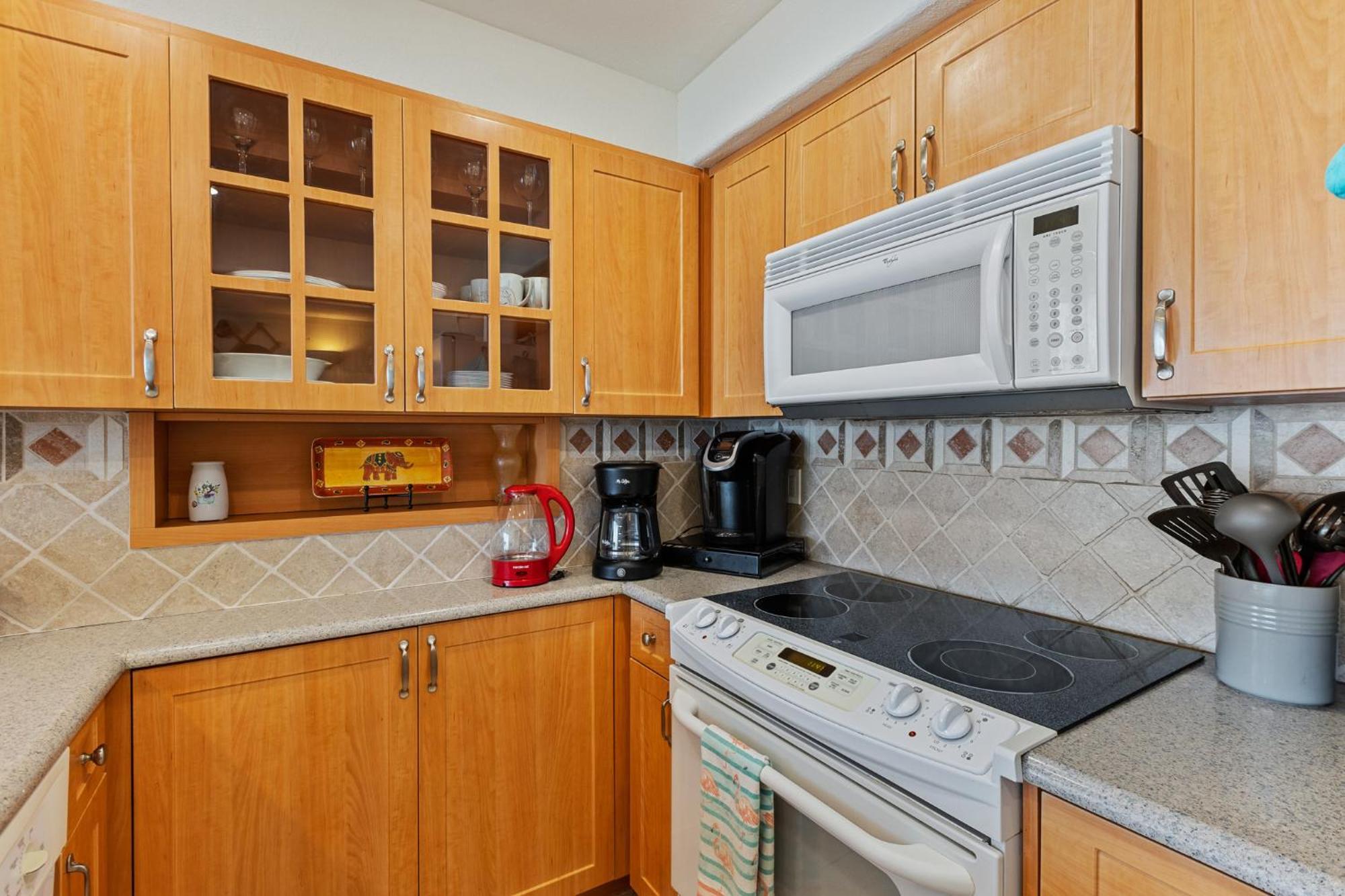 Oceanfront Corner Unit! Pool Views On Car Free Beach! Smyrna Club B219 *