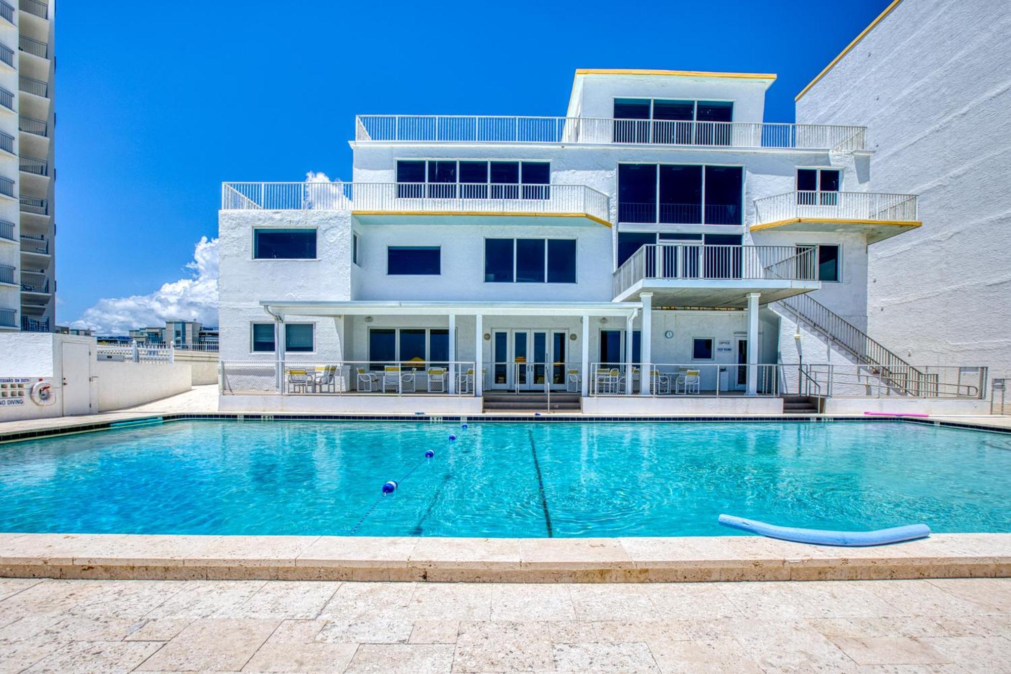 Apartment Oceanfront Corner Unit! Pool Views On Car Free Beach! Smyrna Club B219 *