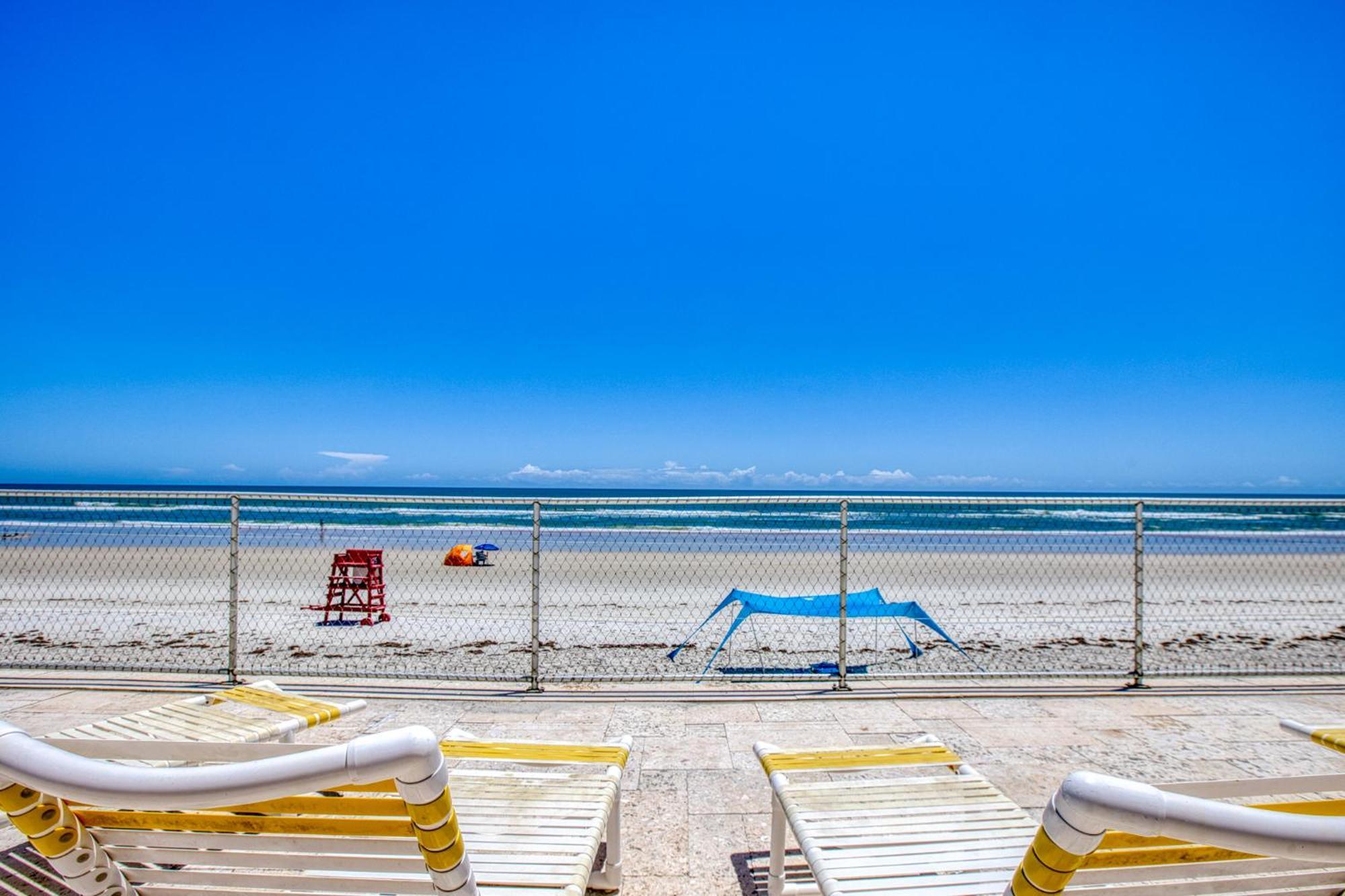 Apartment Oceanfront Corner Unit! Pool Views On Car Free Beach! Smyrna Club B219 *