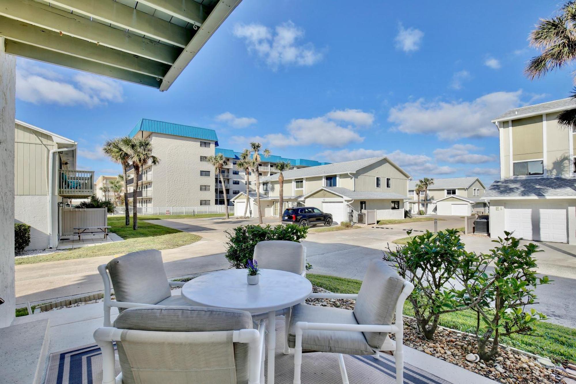 Zen Retreat - Ocean View Townhouse -no Drive Holiday home