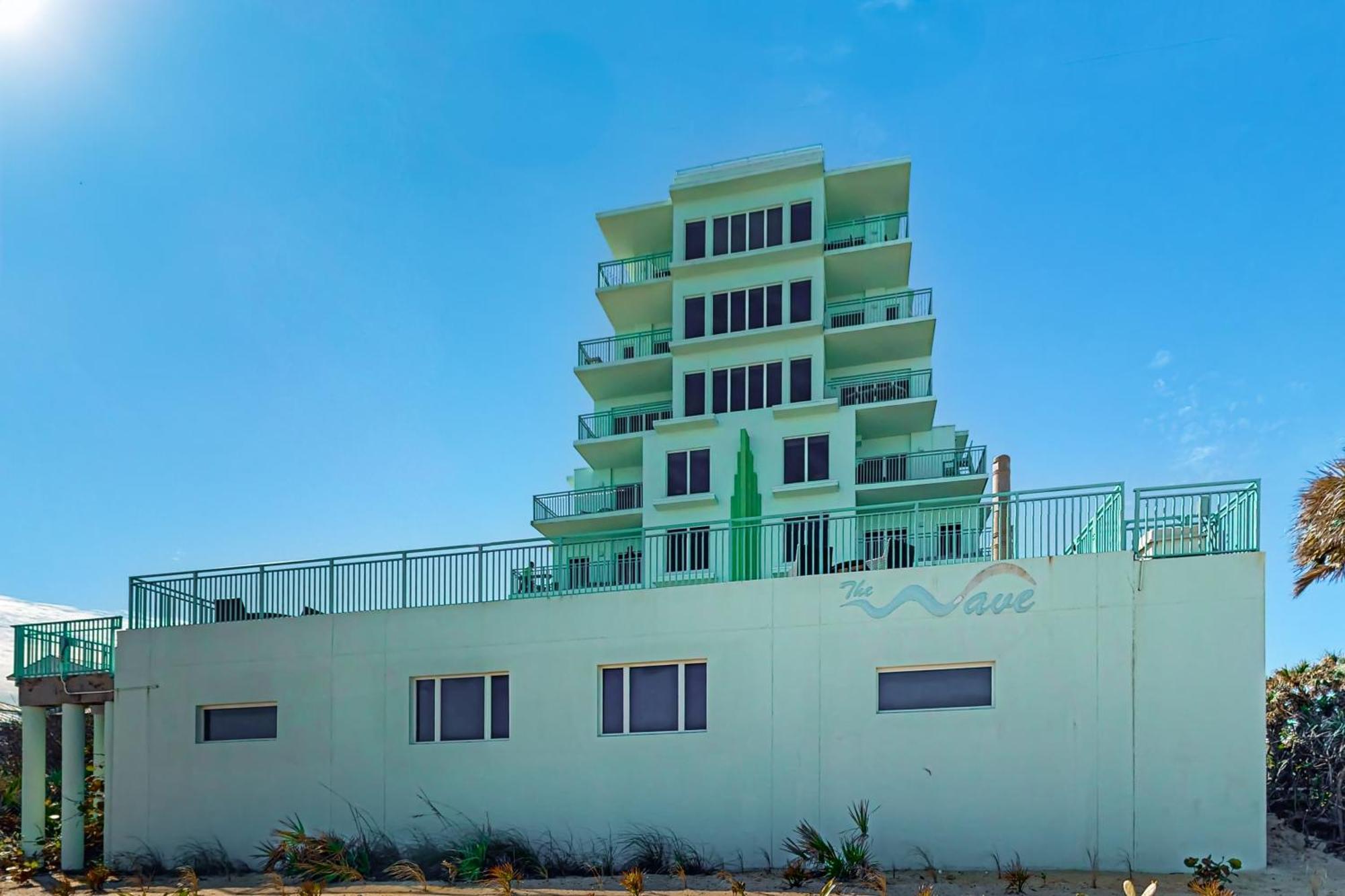 The Wave 202 Apartment *