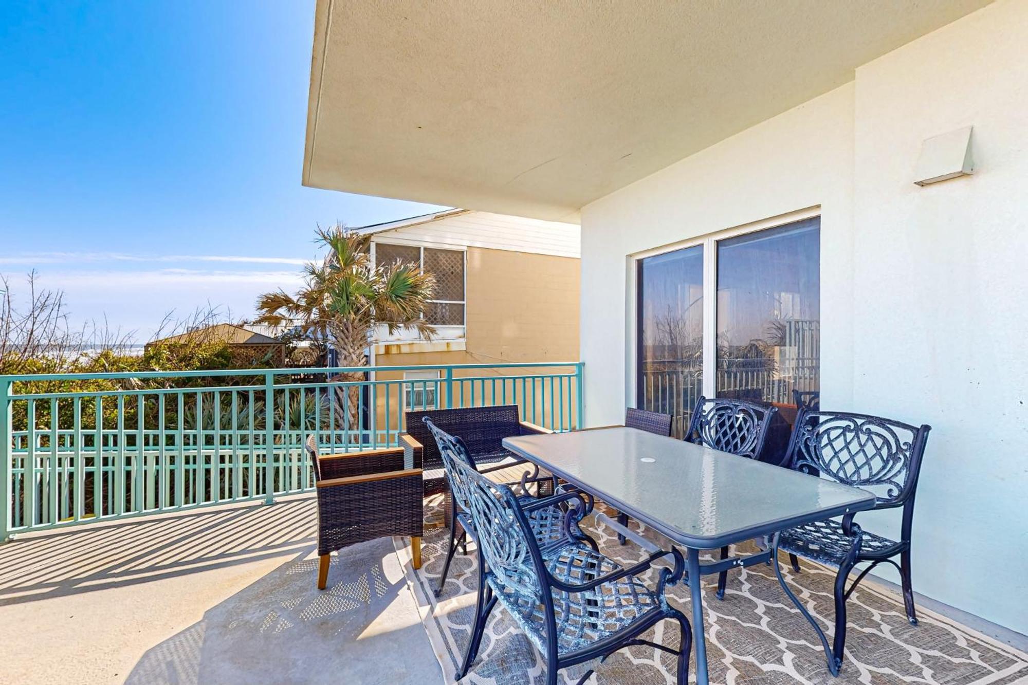 The Wave 202 Apartment *