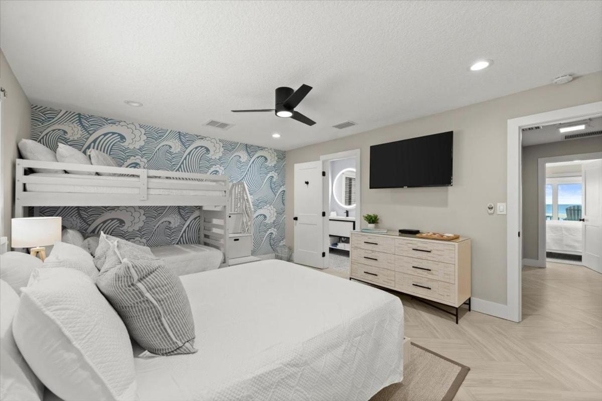 Renovated Townhouse W Stunning Views Of The Ocean