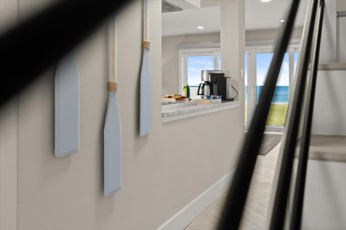 Renovated Townhouse W Stunning Views Of The Ocean