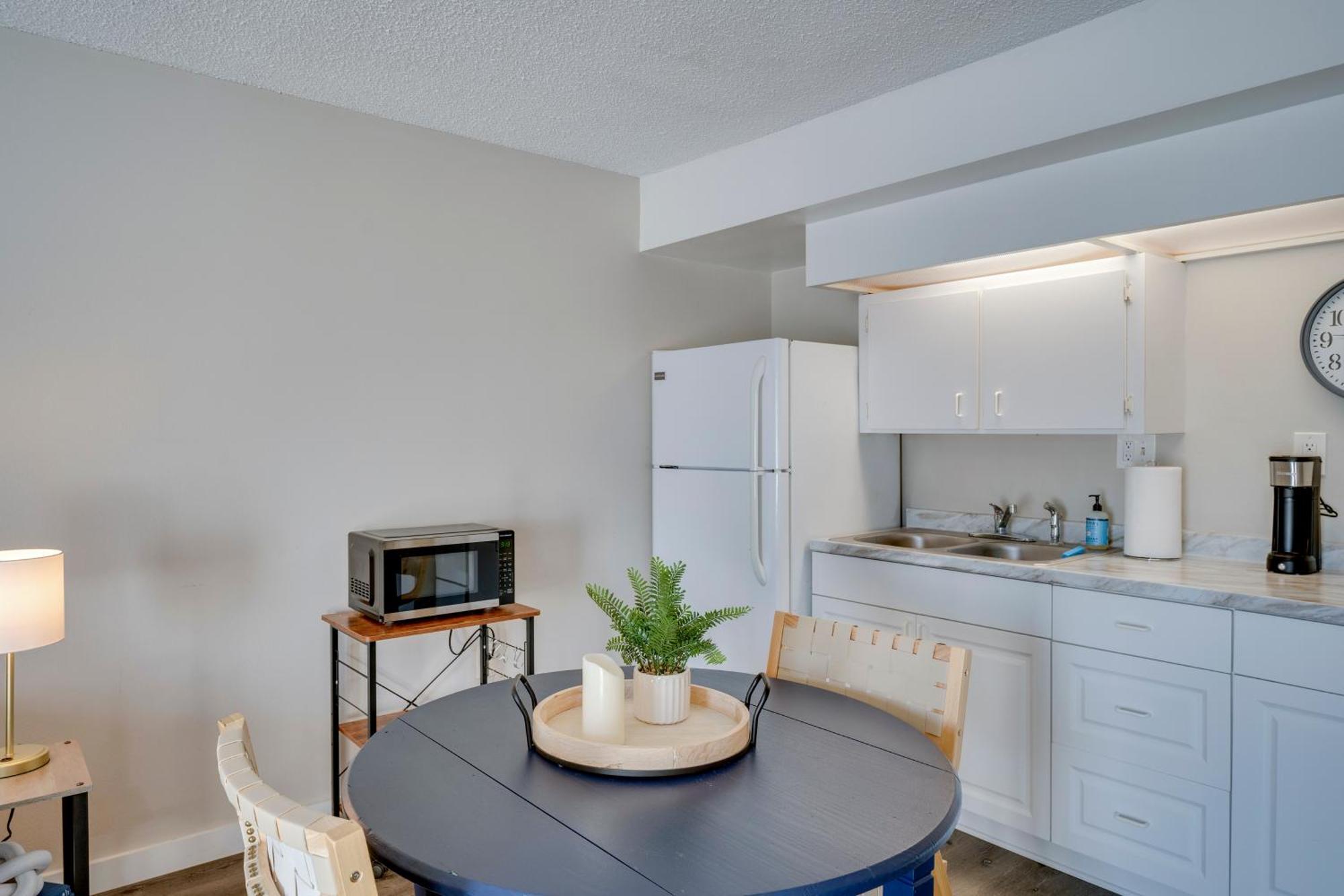 Apartment New Smyrna Retreat, Walk To Beach!