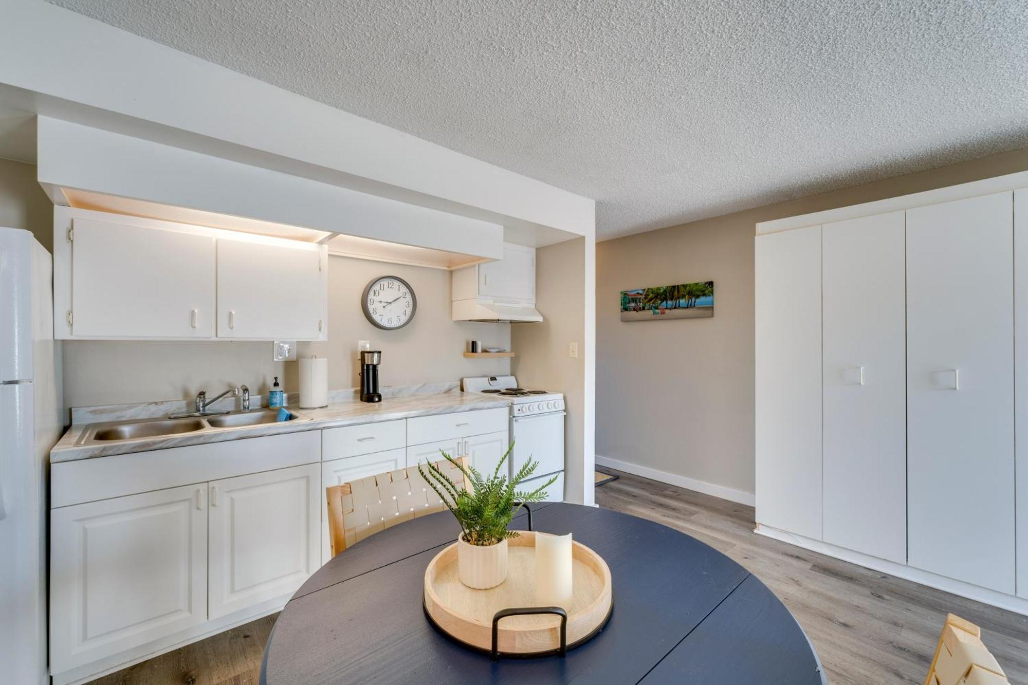 New Smyrna Retreat, Walk To Beach! Apartment *