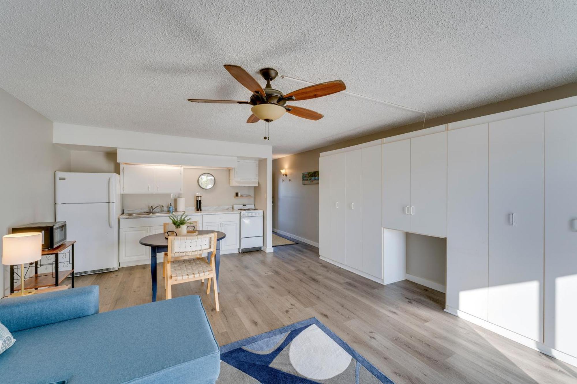 New Smyrna Retreat, Walk To Beach! *