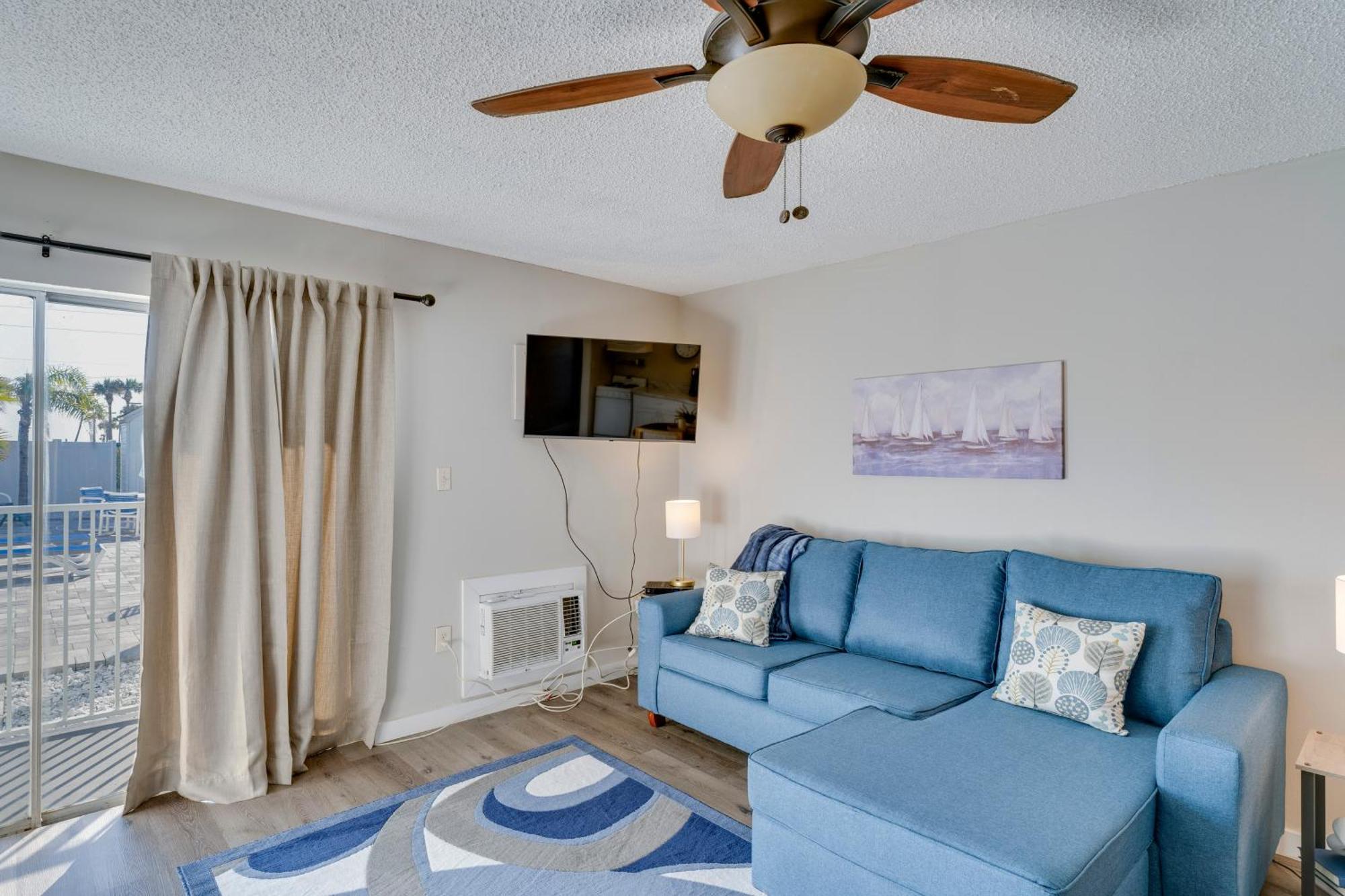 New Smyrna Retreat, Walk To Beach! Apartment New Smyrna Beach