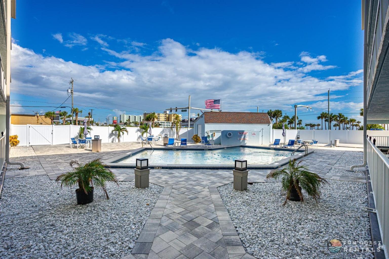 Apartment Stunning Ocean Views Steps From The With Pool! Fabulous 4th Floor Studio! *
