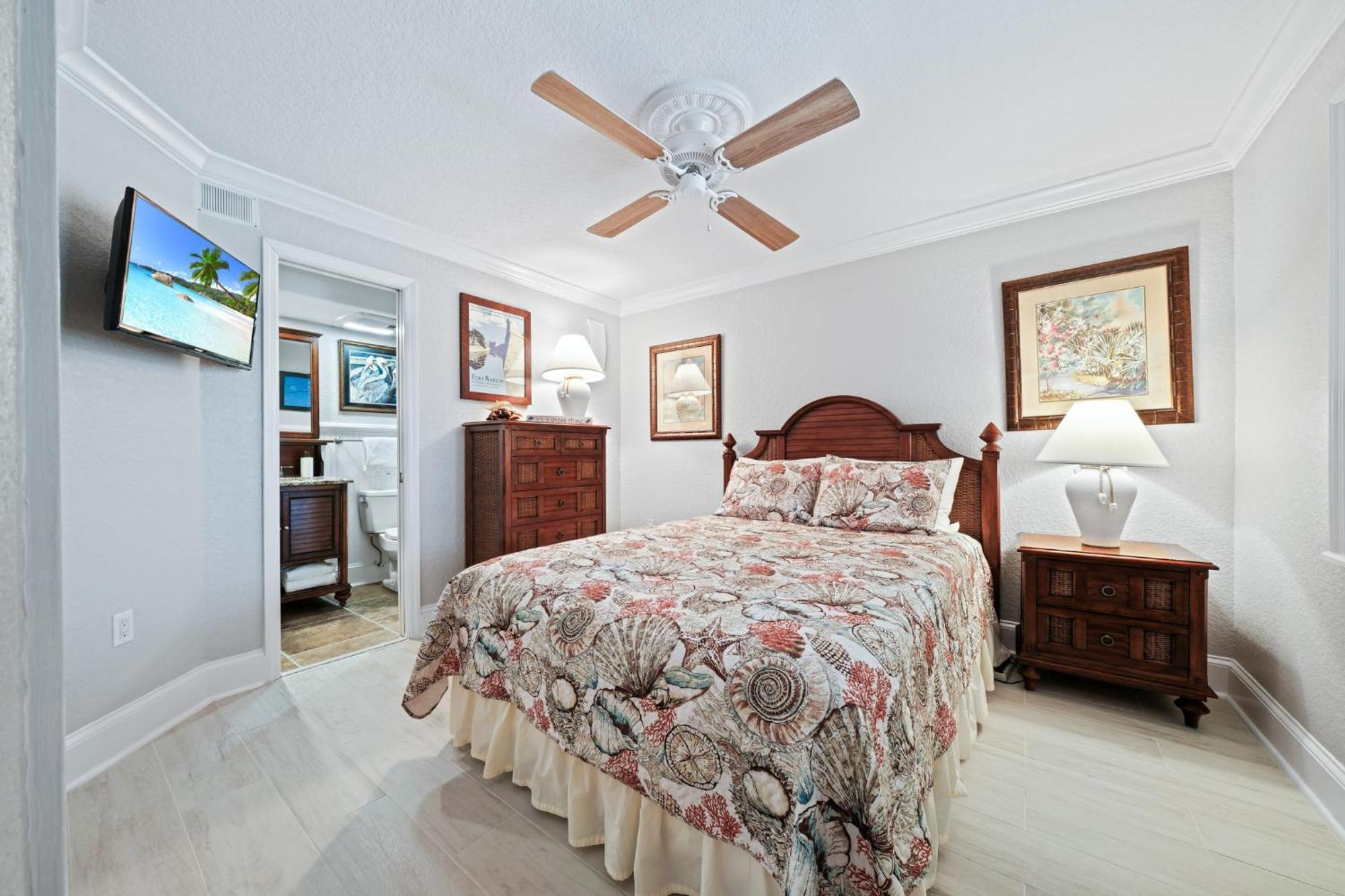 Oceanfront Corner Views With Wrap Around Balcony And Complex Pool Holiday home *