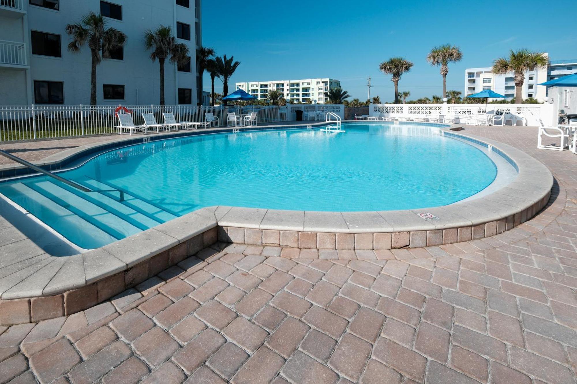 Stunning Beachfront View And Large Balcony With Pool Access Holiday home New Smyrna Beach