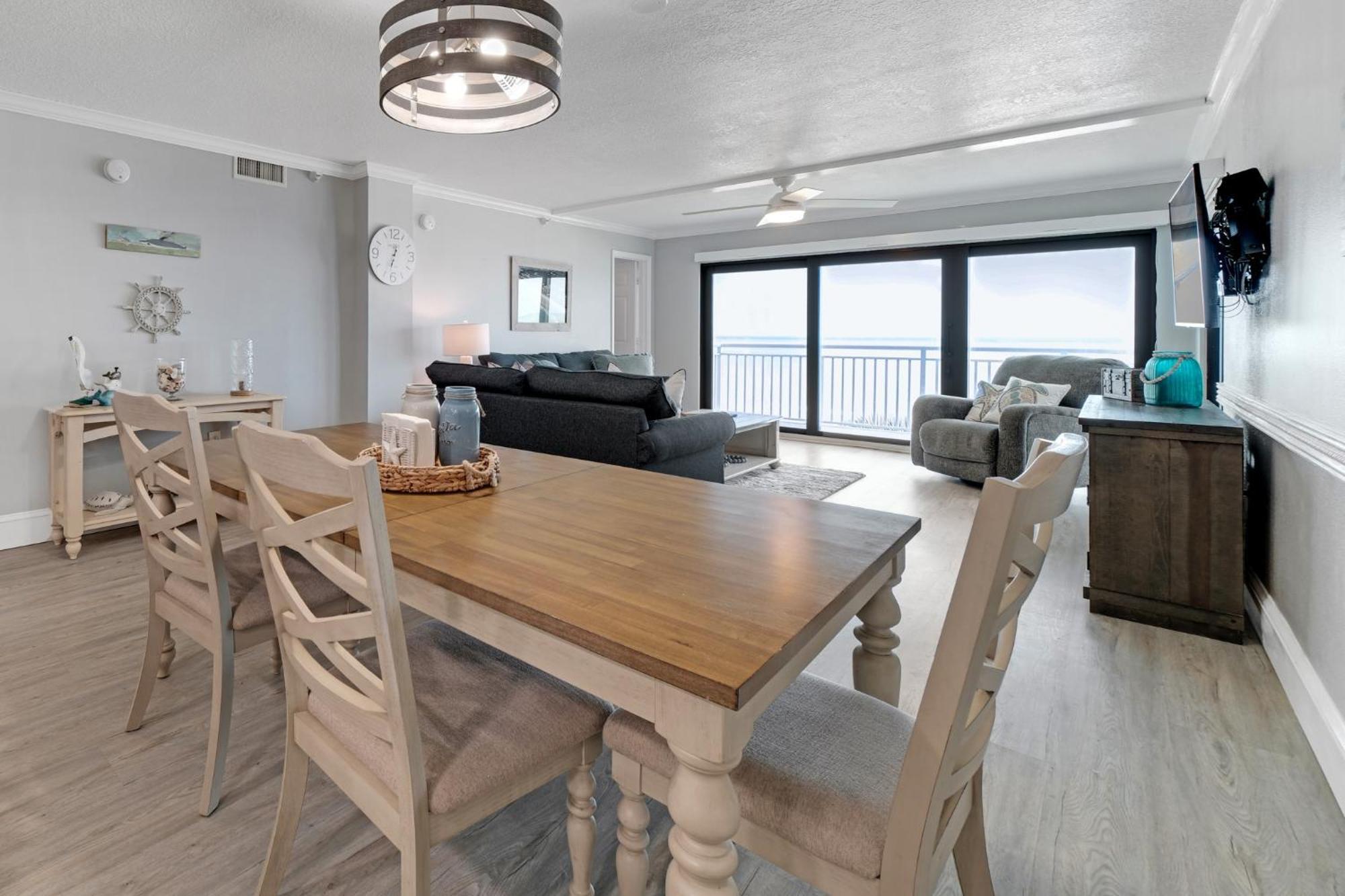 Stunning Beachfront View And Large Balcony With Pool Access Holiday home