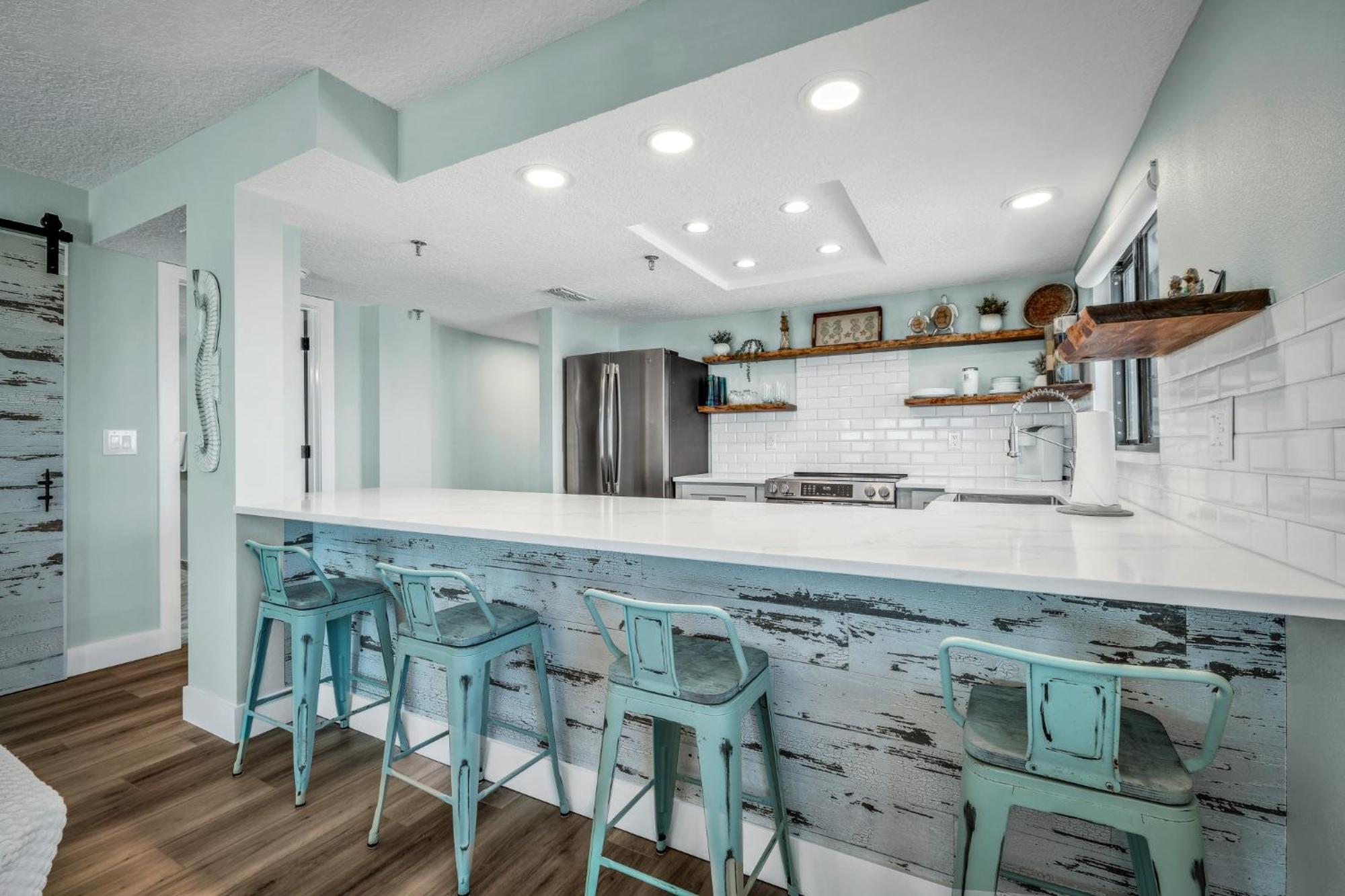 Direct Oceanfront With Stunning Corner Views And Pool Access! *