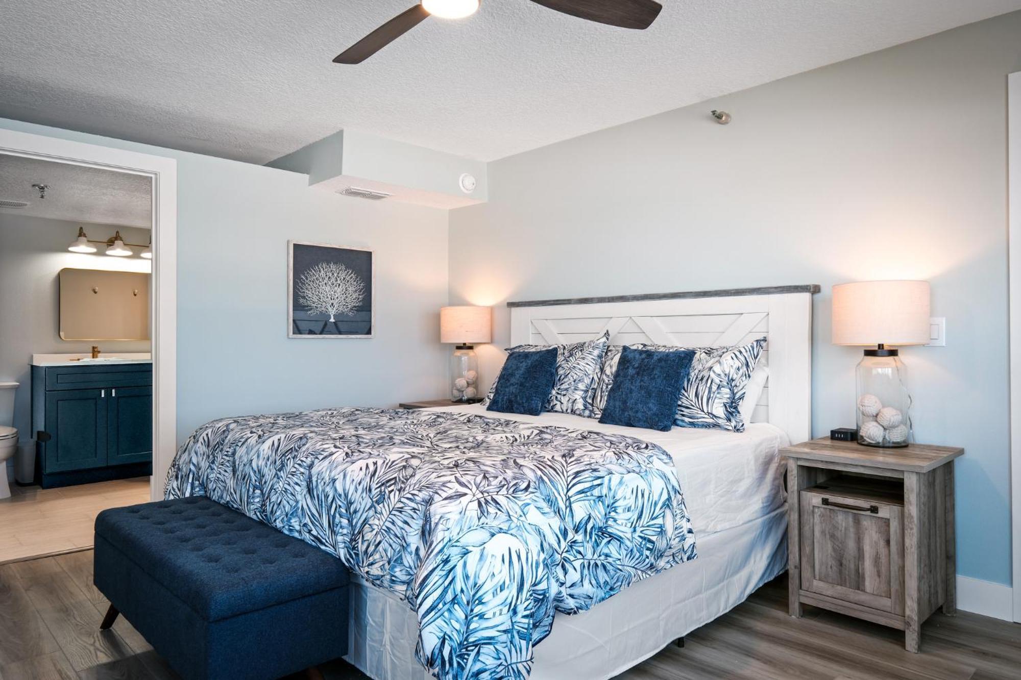 Direct Oceanfront With Stunning Corner Views And Pool Access! Holiday home *