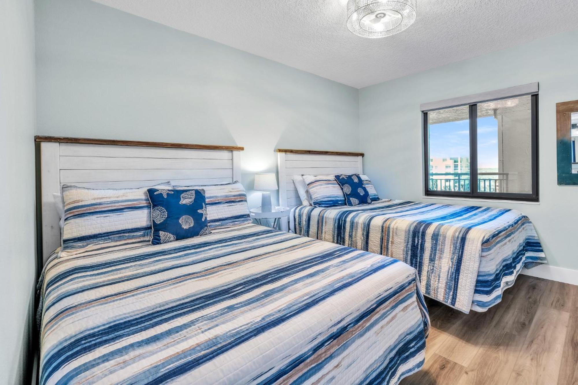 Direct Oceanfront With Stunning Corner Views And Pool Access! Holiday home New Smyrna Beach
