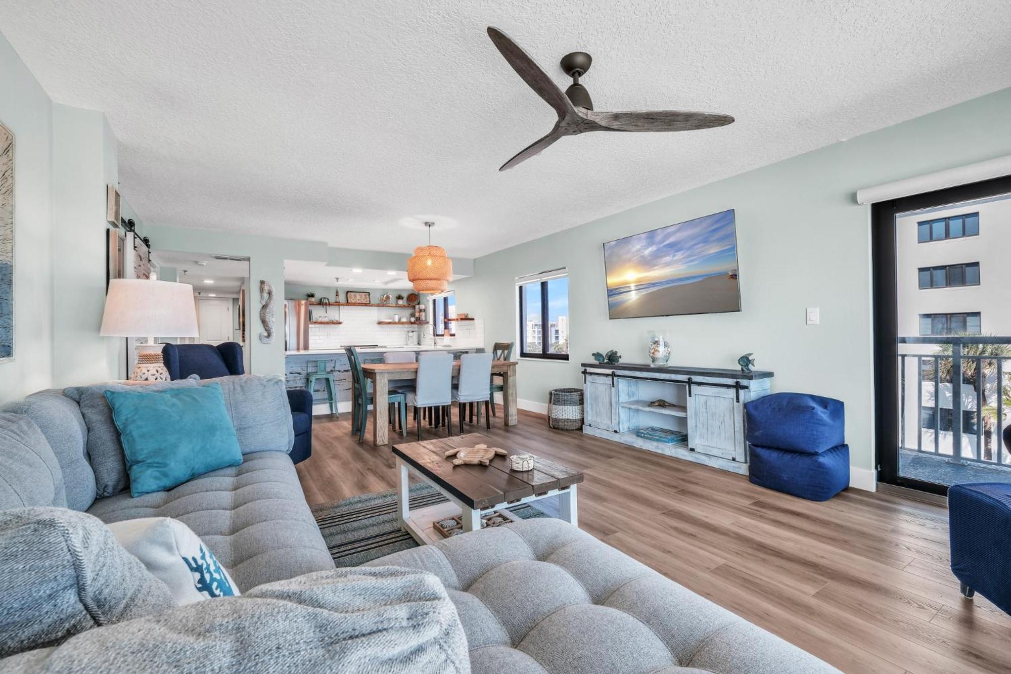 Direct Oceanfront With Stunning Corner Views And Pool Access! Holiday home New Smyrna Beach