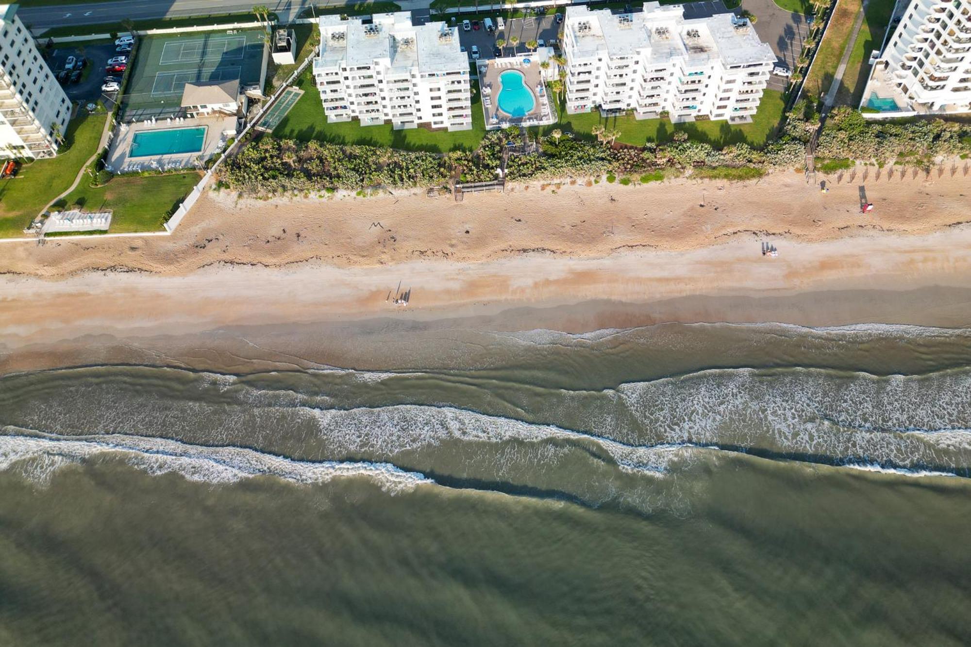 Spectacular Views From Oceanfront Located On The No-drive Beach! *