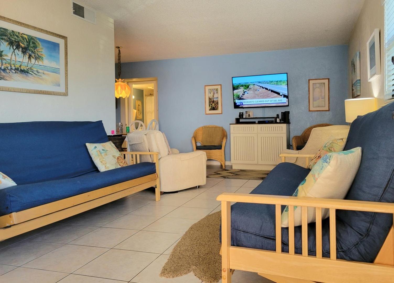 Apartment 103 -one Bedroom With Futons Ground Floor New Smyrna Beach