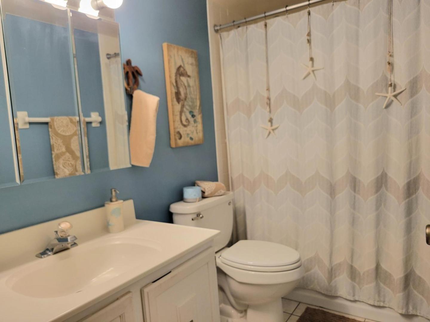 Apartment 103 -one Bedroom With Futons Ground Floor *