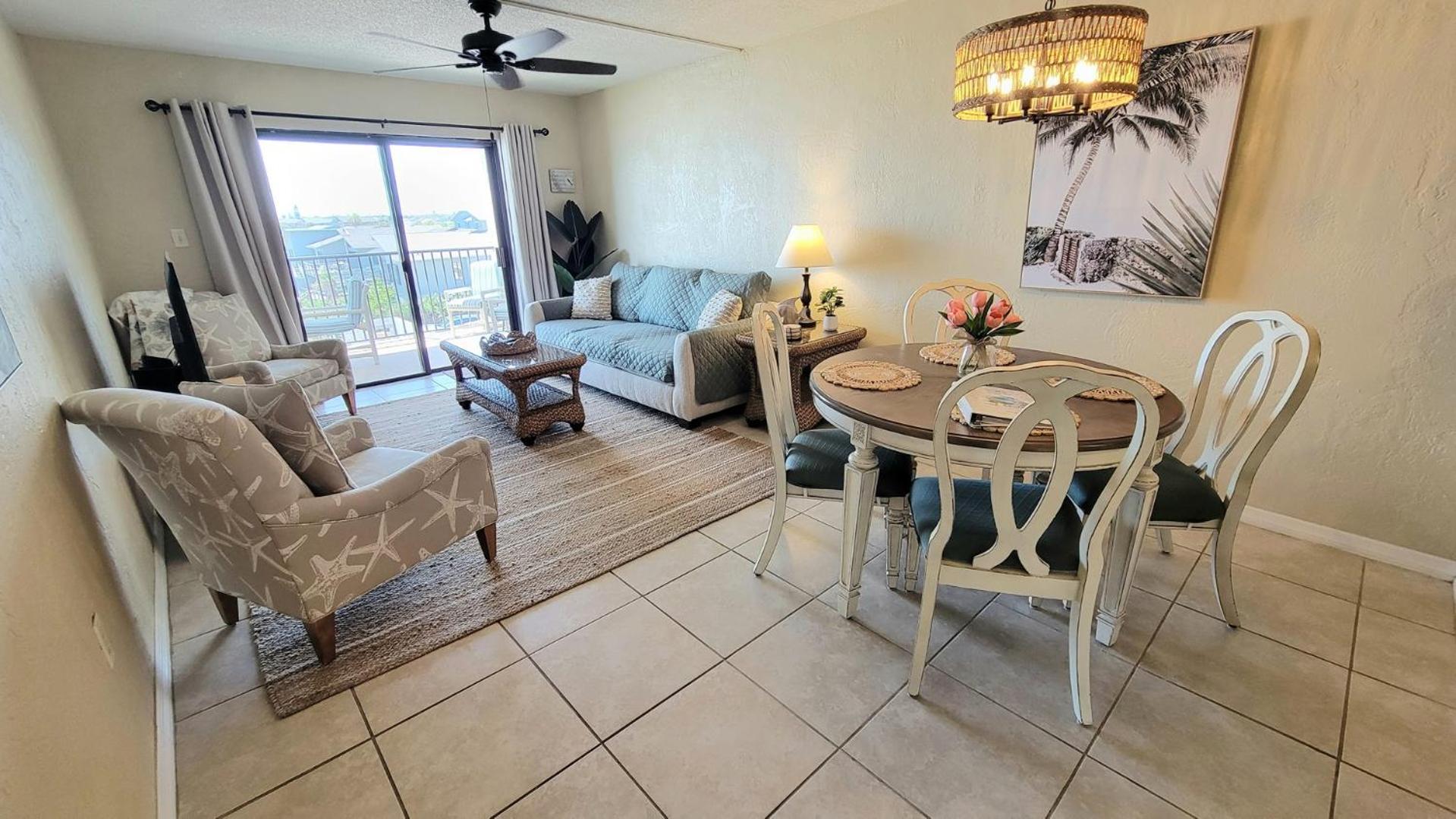 410 - Fourth Floor 1/1 Sleeps 2 Apartment *