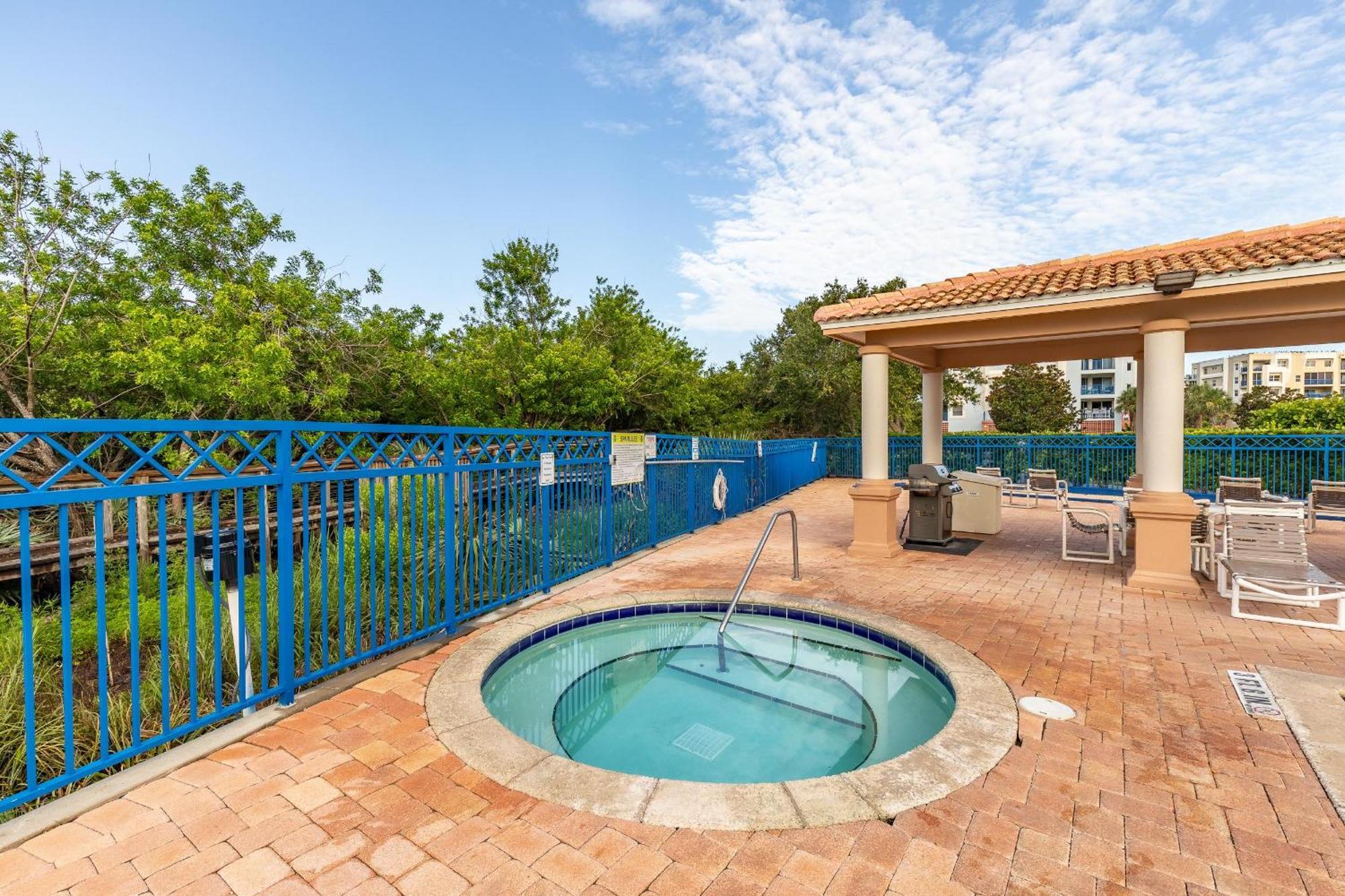 Oceanwalk 15-302 Holiday home *